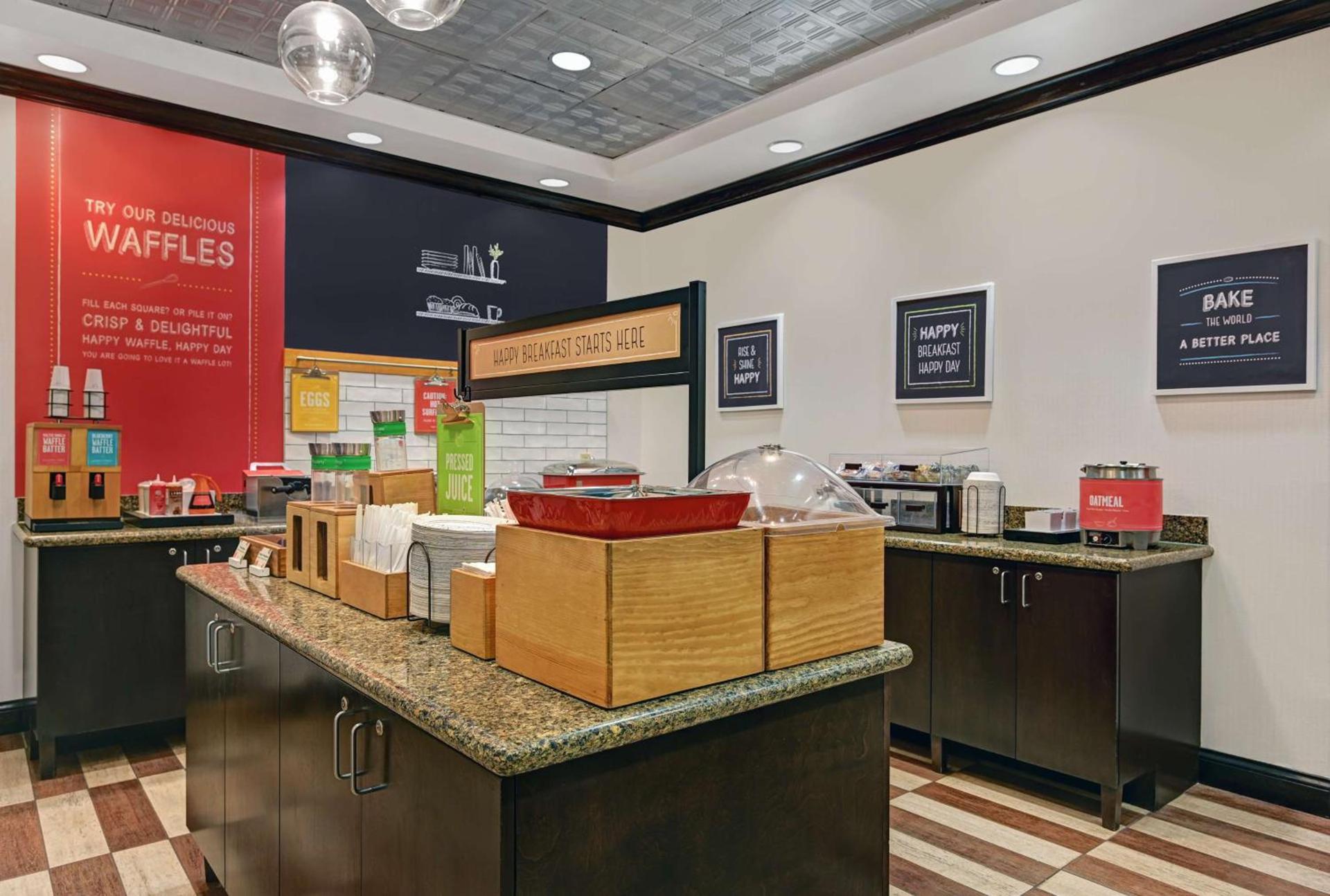 Hampton Inn Farmington photo 11