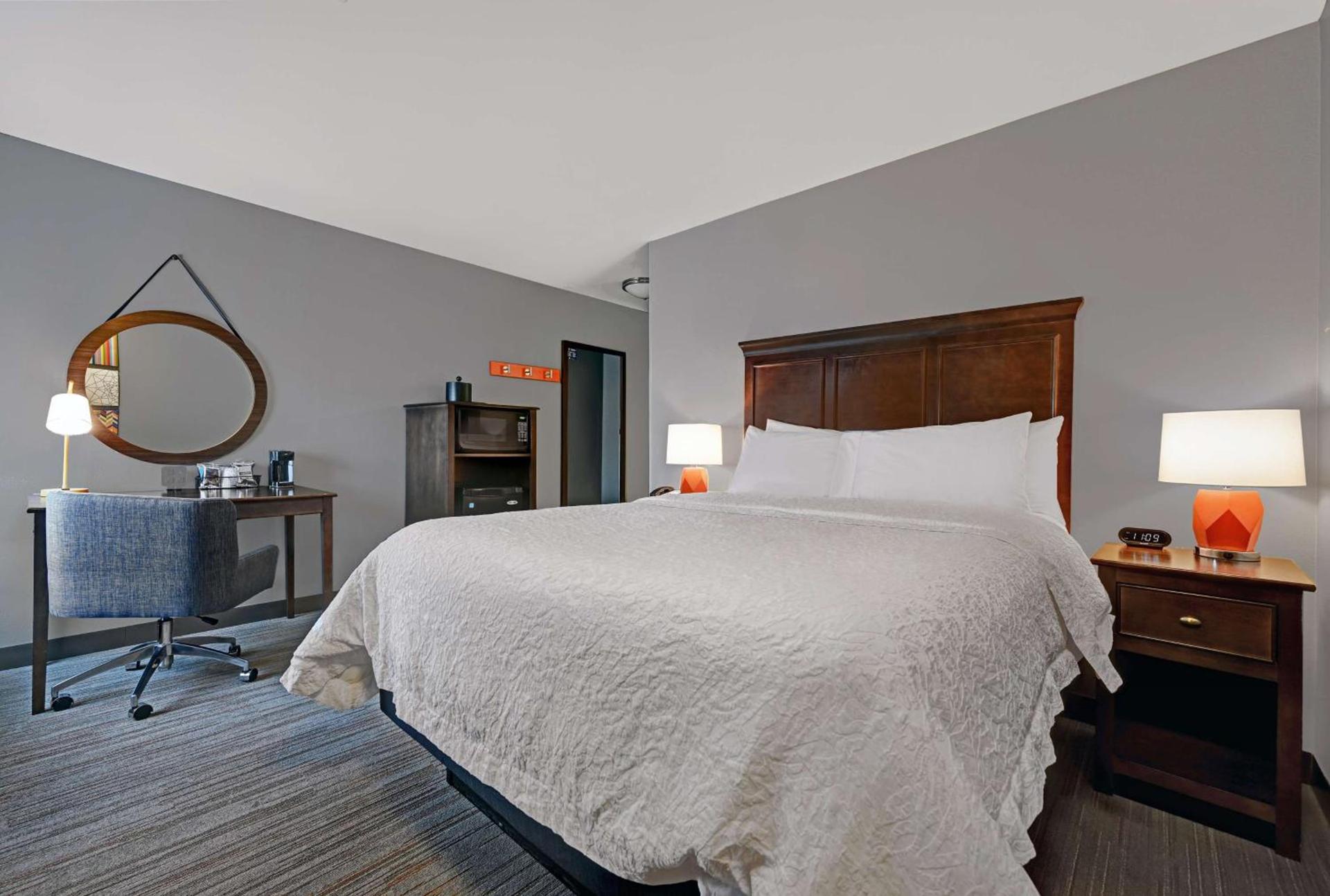 Hampton Inn Farmington photo 20