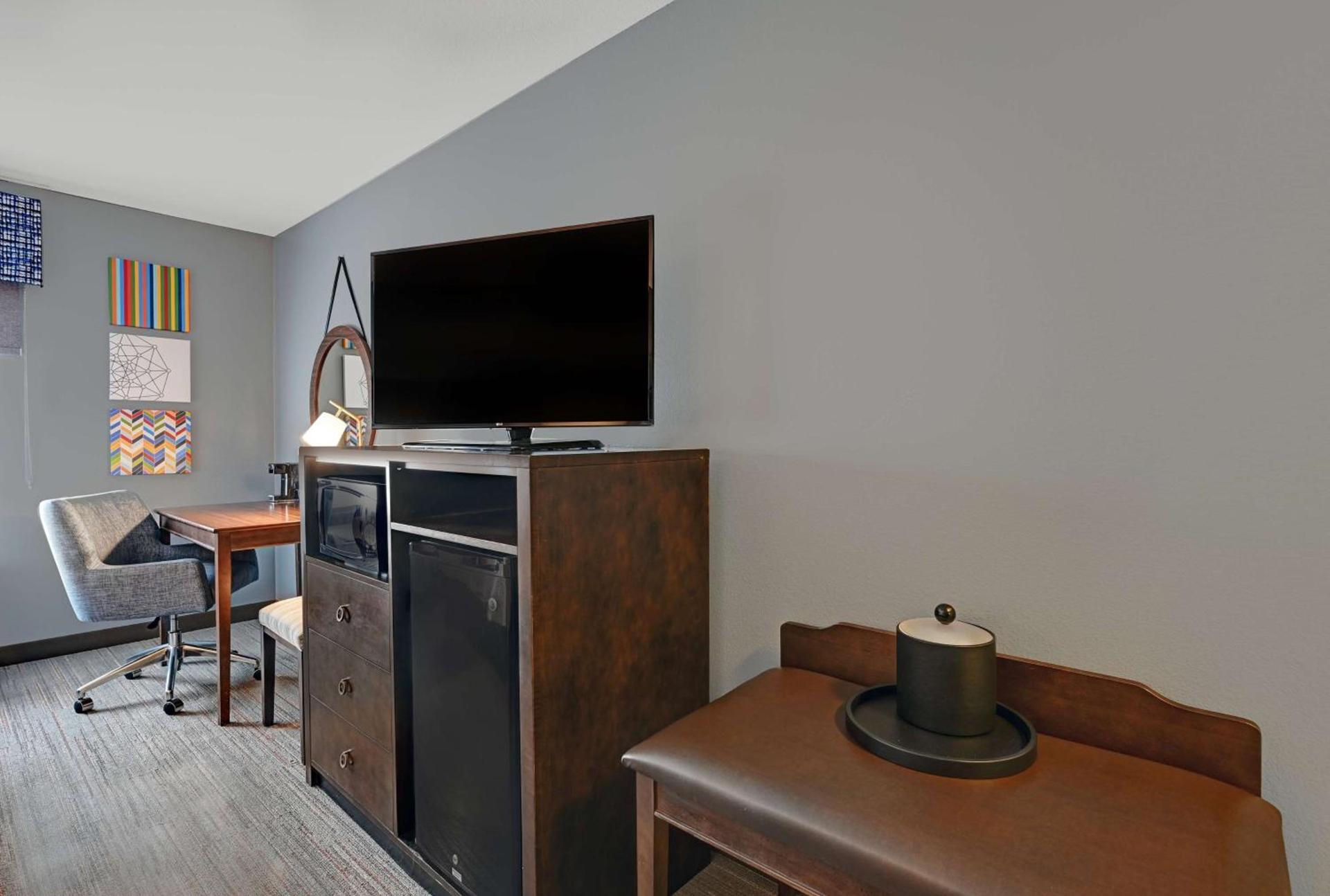 Hampton Inn Farmington photo 25