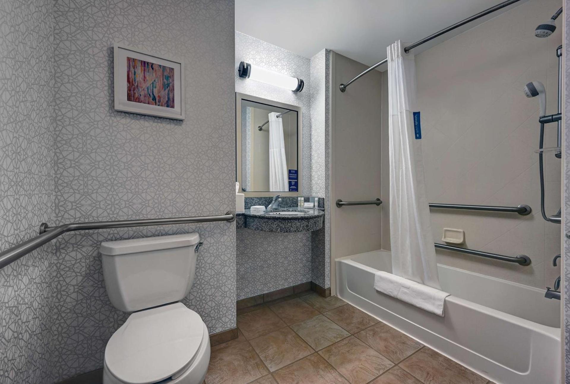 Hampton Inn Farmington photo 33