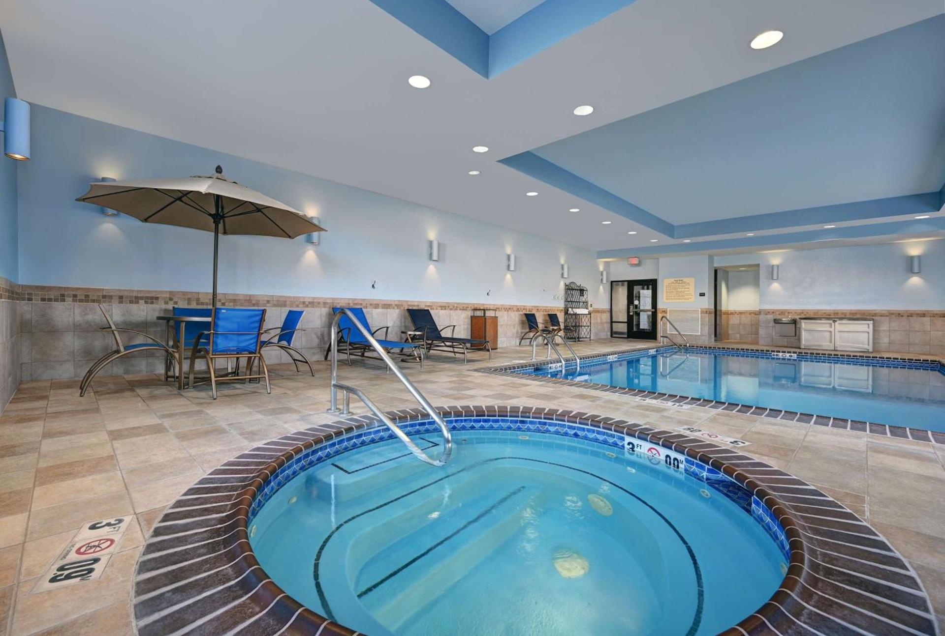 Hampton Inn Farmington photo 38