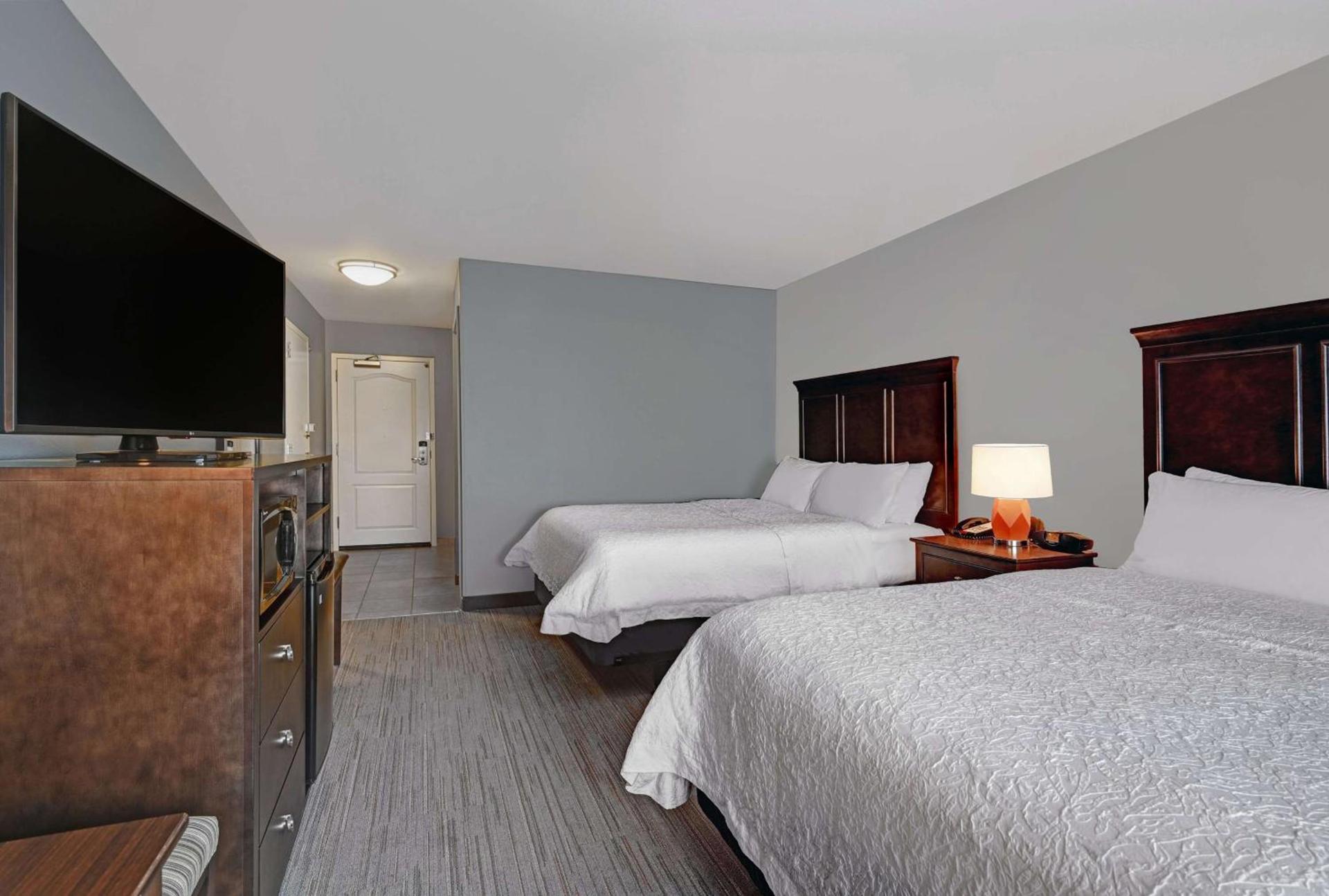 Hampton Inn Farmington photo 43