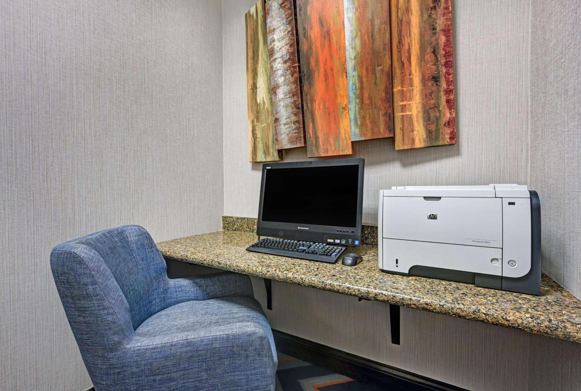 Hampton Inn Farmington photo 45