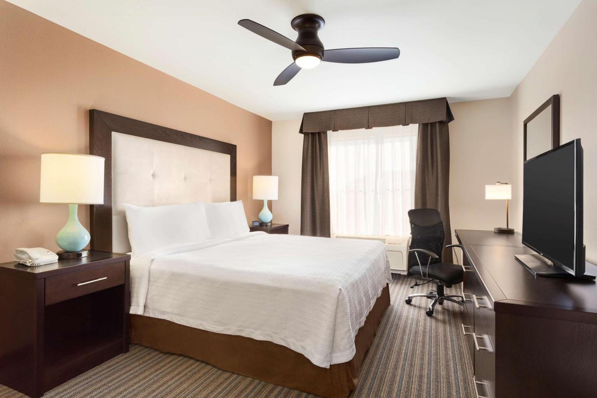 Homewood Suites by Hilton Fargo photo 39