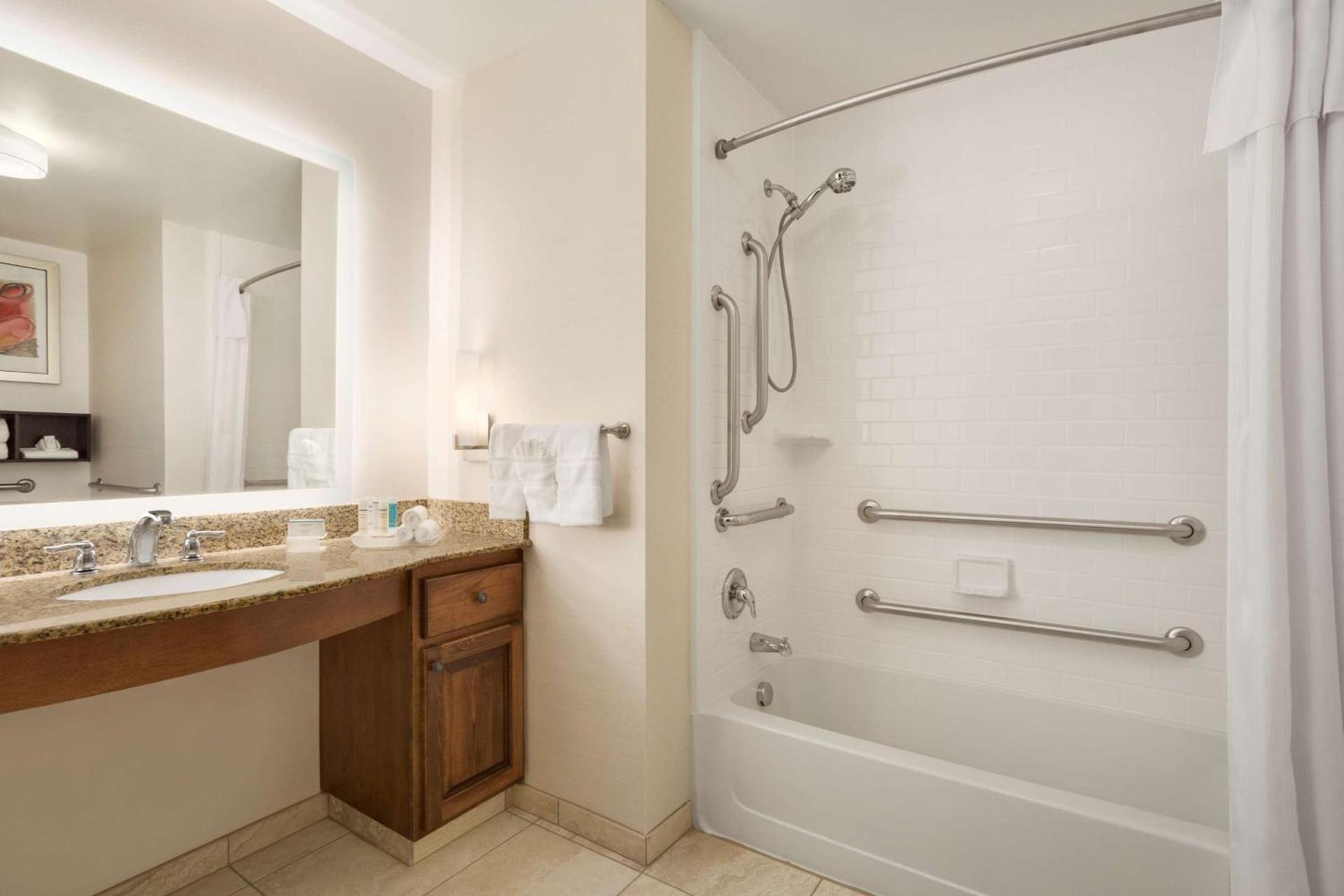 Homewood Suites by Hilton Fargo photo 40