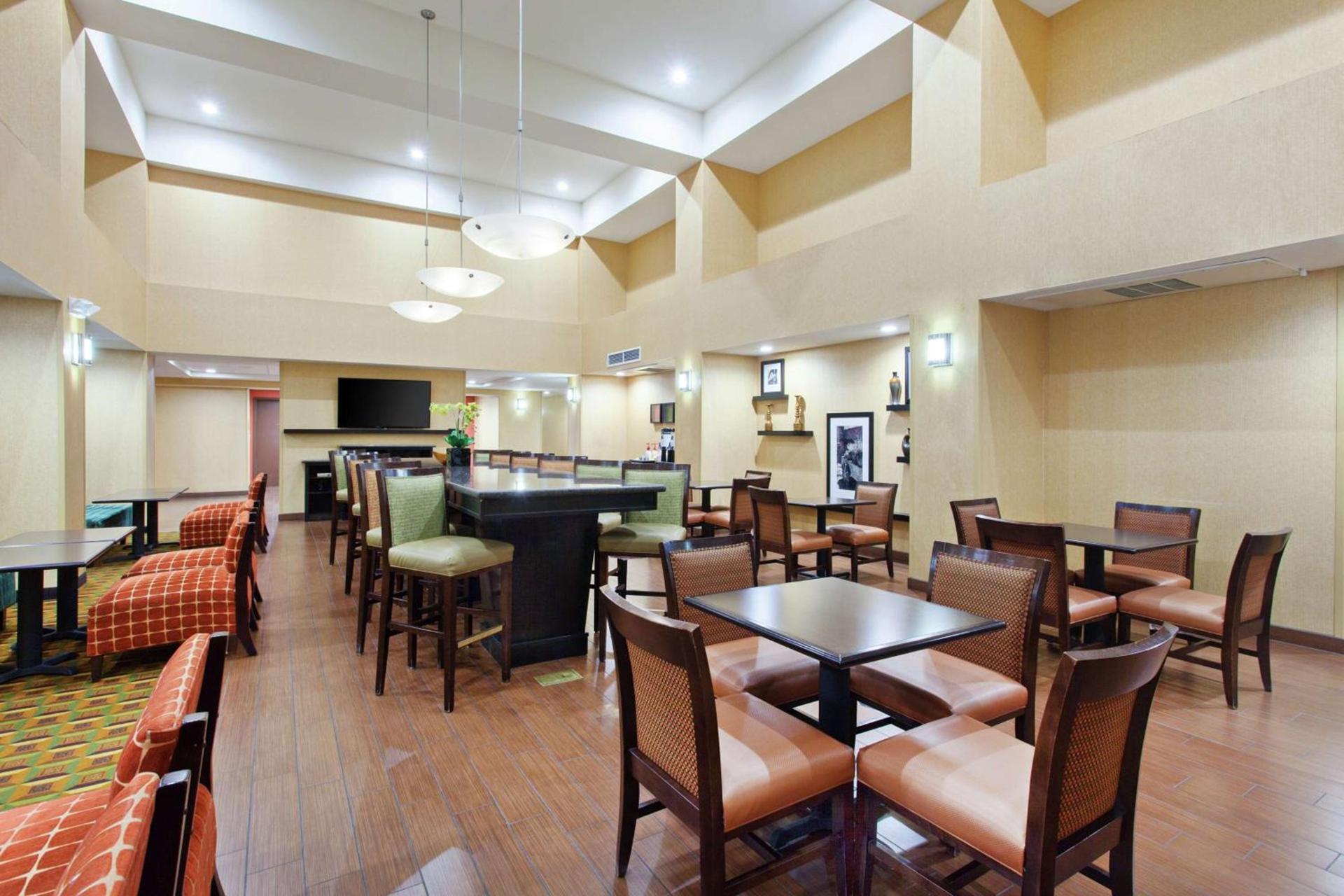 Hampton Inn & Suites Fresno - Northwest photo 3