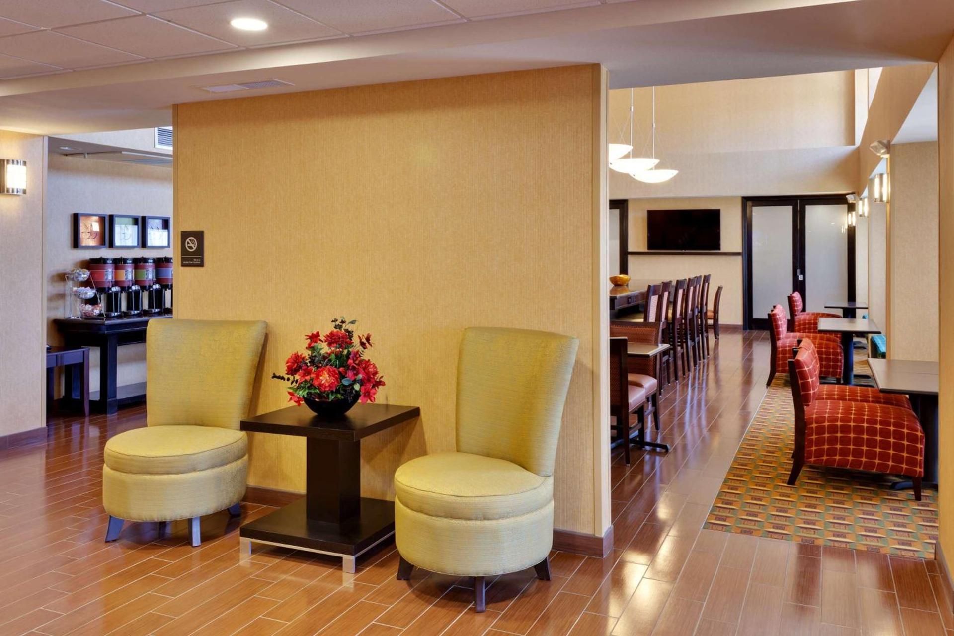Hampton Inn & Suites Fresno - Northwest photo 4