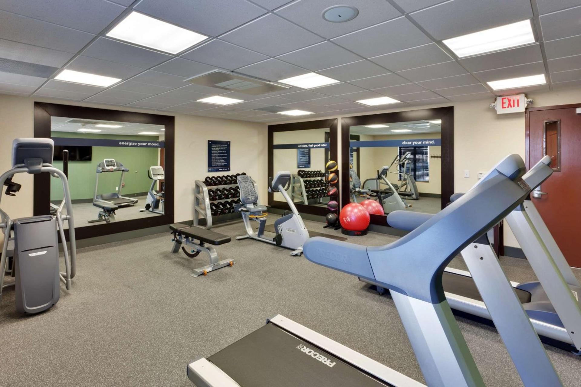 Hampton Inn & Suites Fresno - Northwest photo 9
