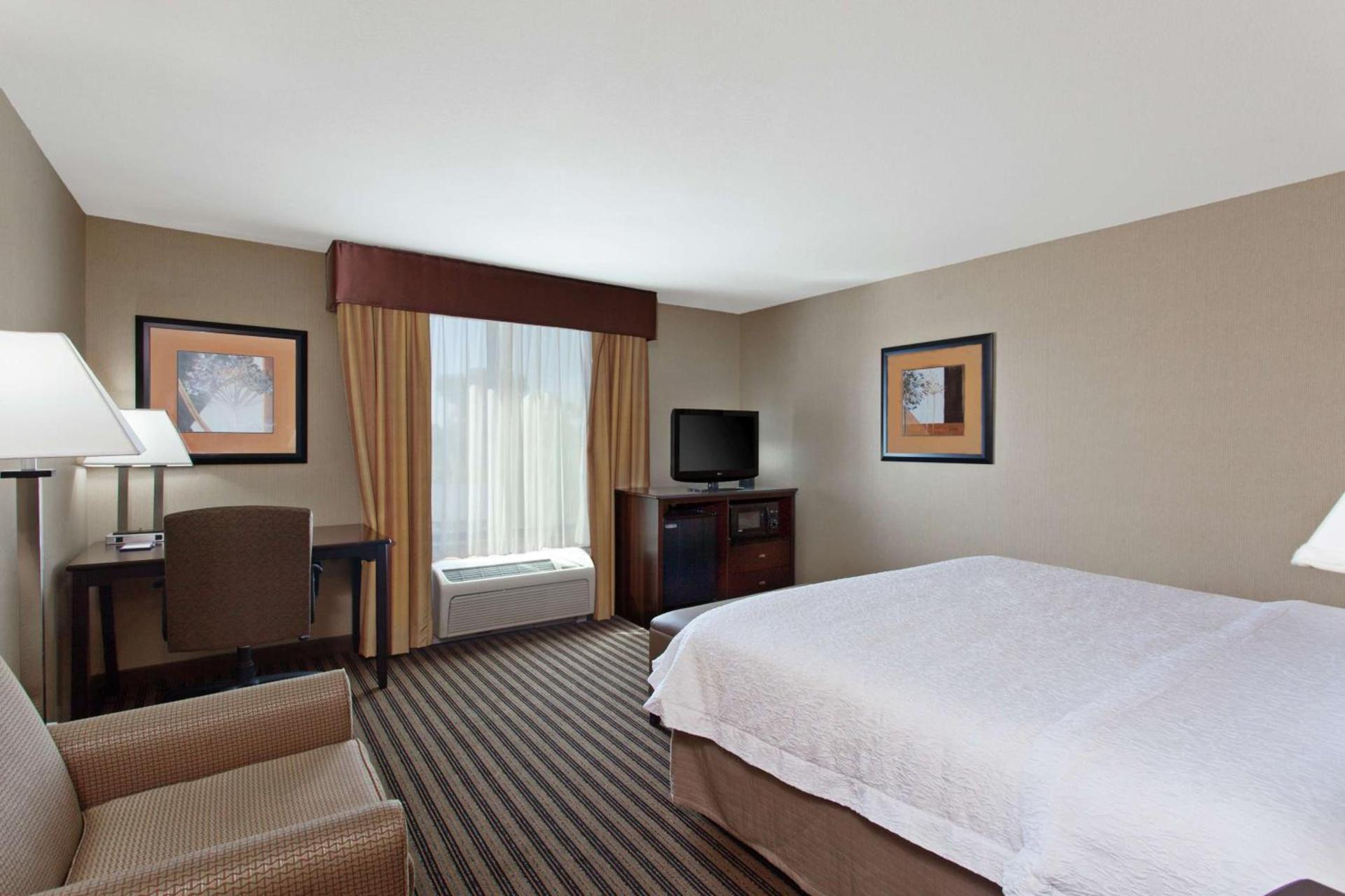 Hampton Inn & Suites Fresno - Northwest photo 11