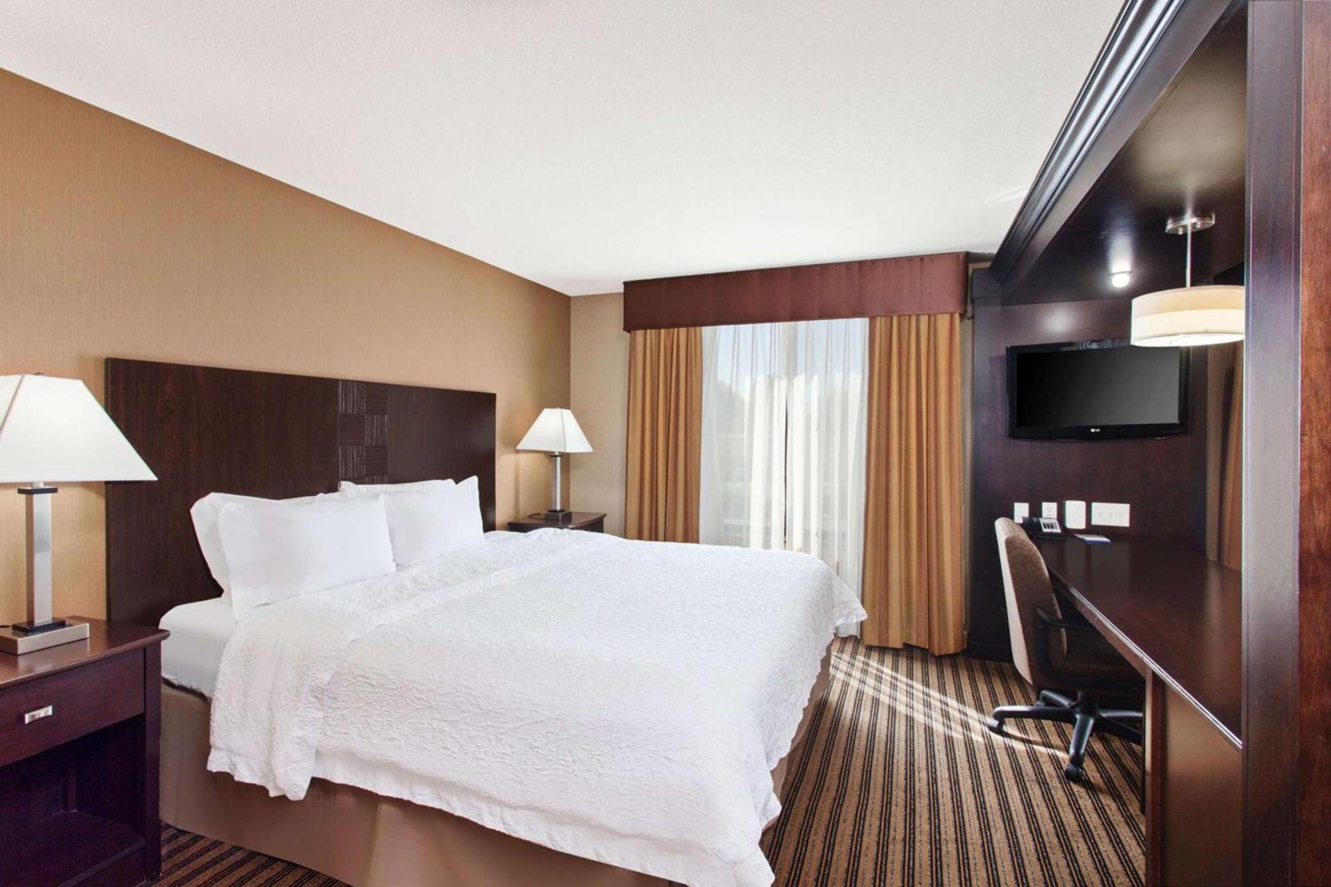 Hampton Inn & Suites Fresno - Northwest photo 14