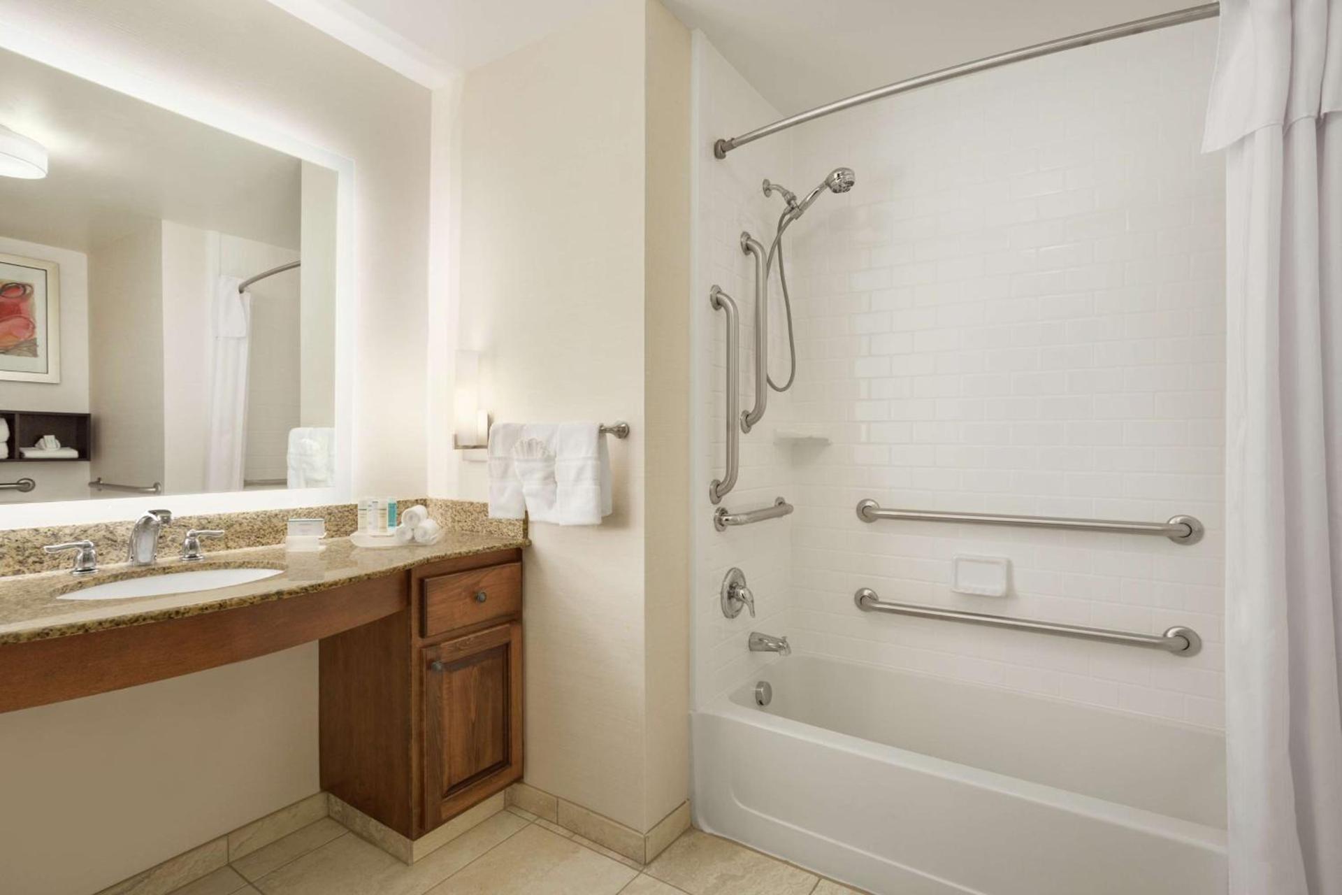 Homewood Suites by Hilton Fargo photo 52