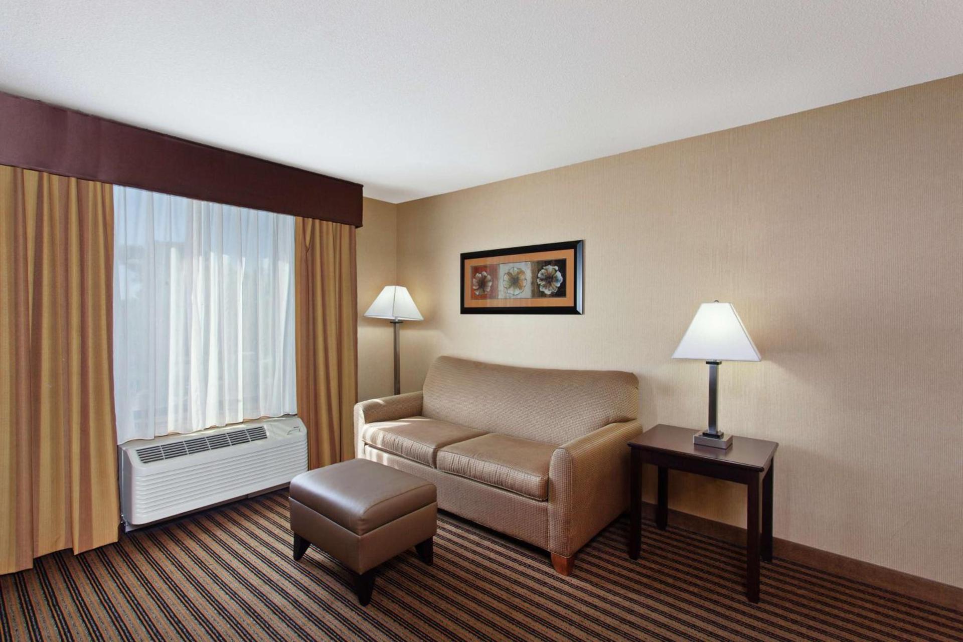Hampton Inn & Suites Fresno - Northwest photo 19