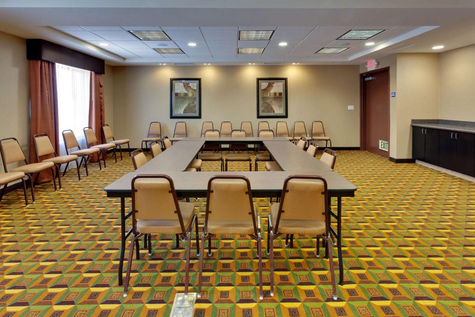 Hampton Inn & Suites Fresno - Northwest photo 24