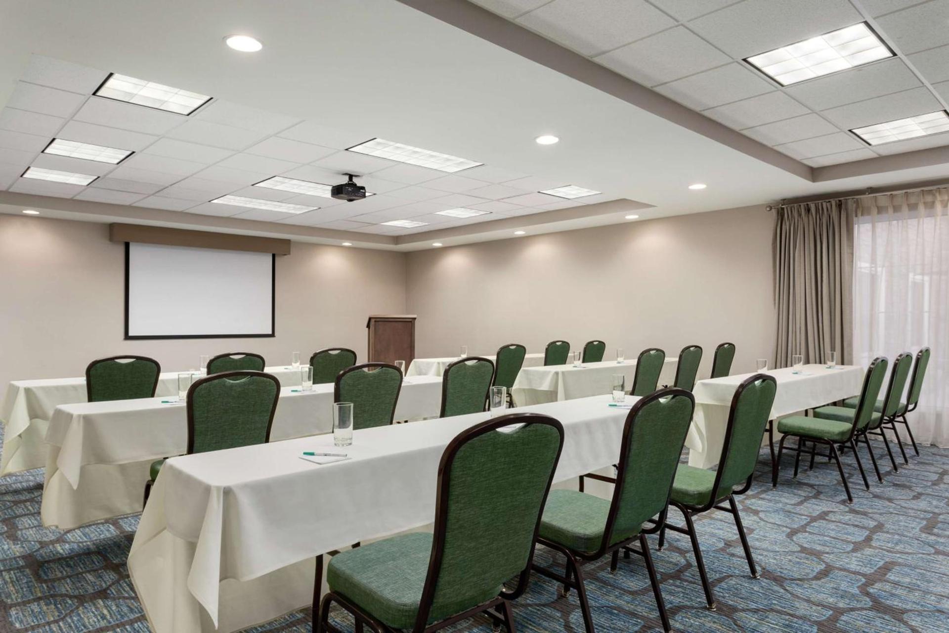Homewood Suites by Hilton Fargo photo 68