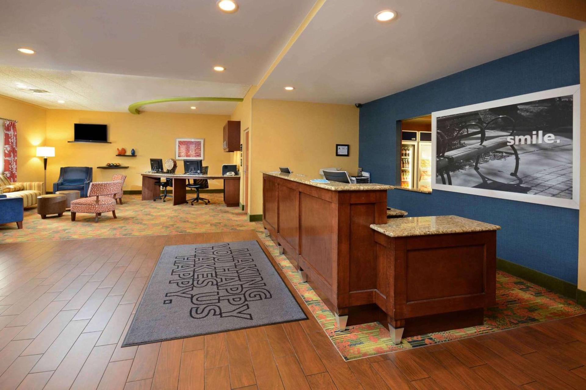 Hampton Inn Fayetteville Fort Bragg photo 5