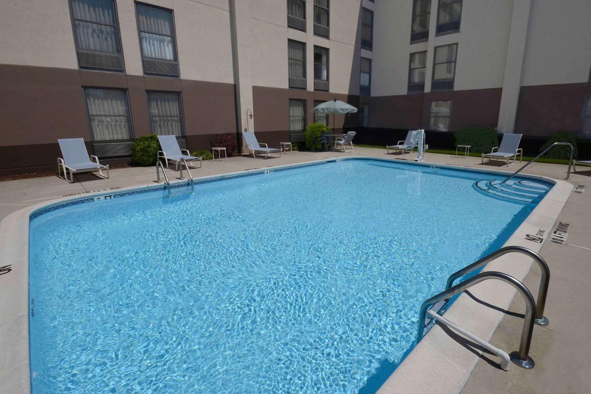 Hampton Inn Fayetteville Fort Bragg photo 13