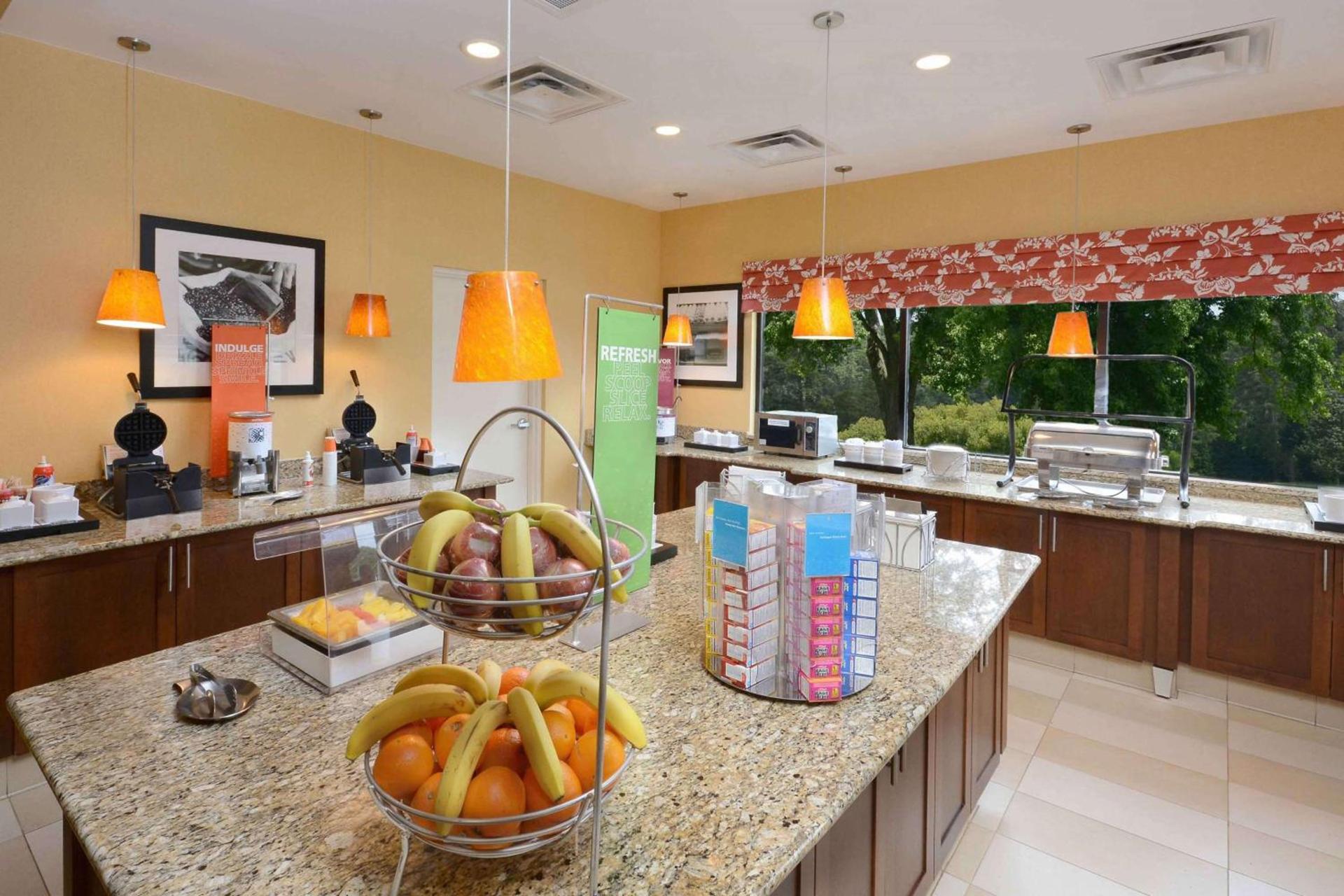 Hampton Inn Fayetteville Fort Bragg photo 14