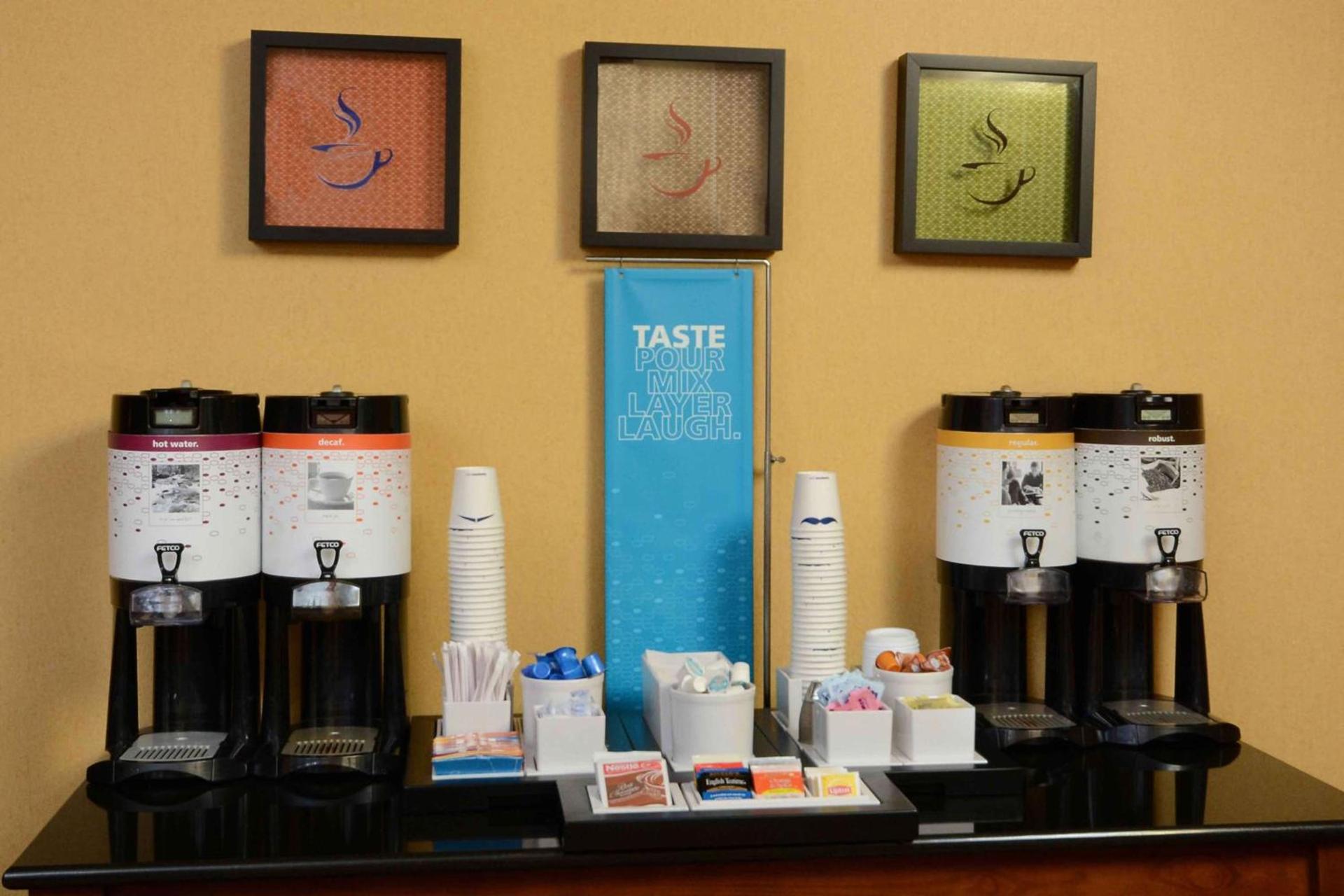 Hampton Inn Fayetteville Fort Bragg photo 17