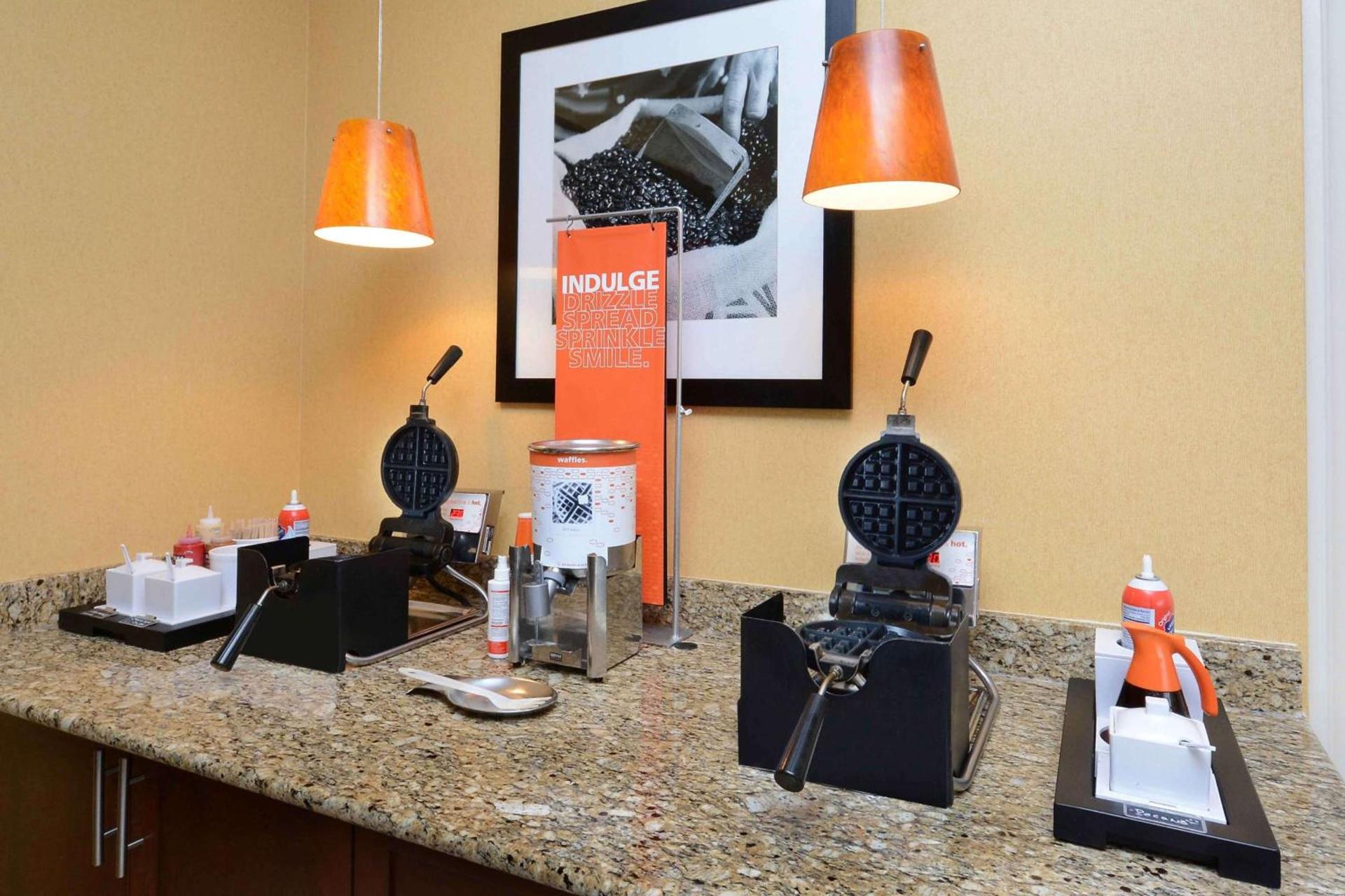 Hampton Inn Fayetteville Fort Bragg photo 16