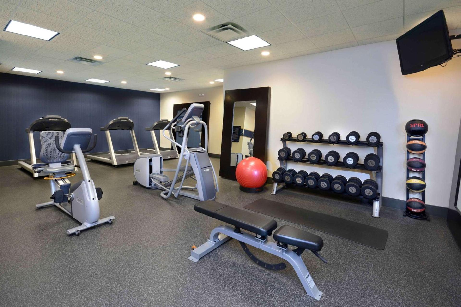 Hampton Inn Fayetteville Fort Bragg photo 11