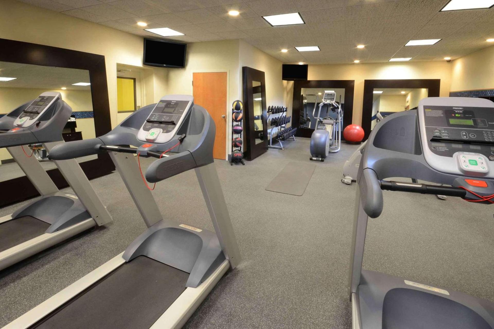 Hampton Inn Fayetteville Fort Bragg photo 10