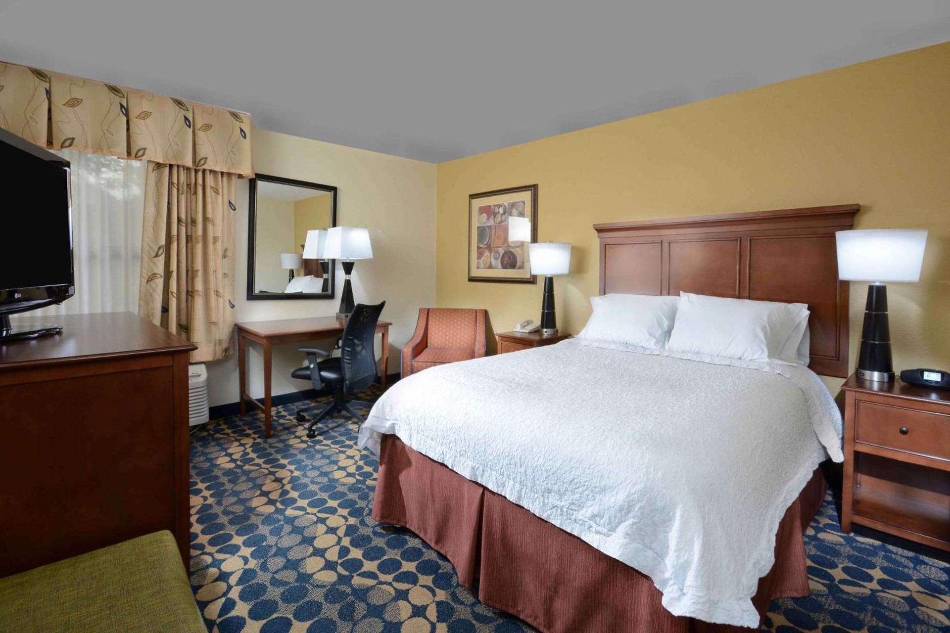 Hampton Inn Fayetteville Fort Bragg photo 7