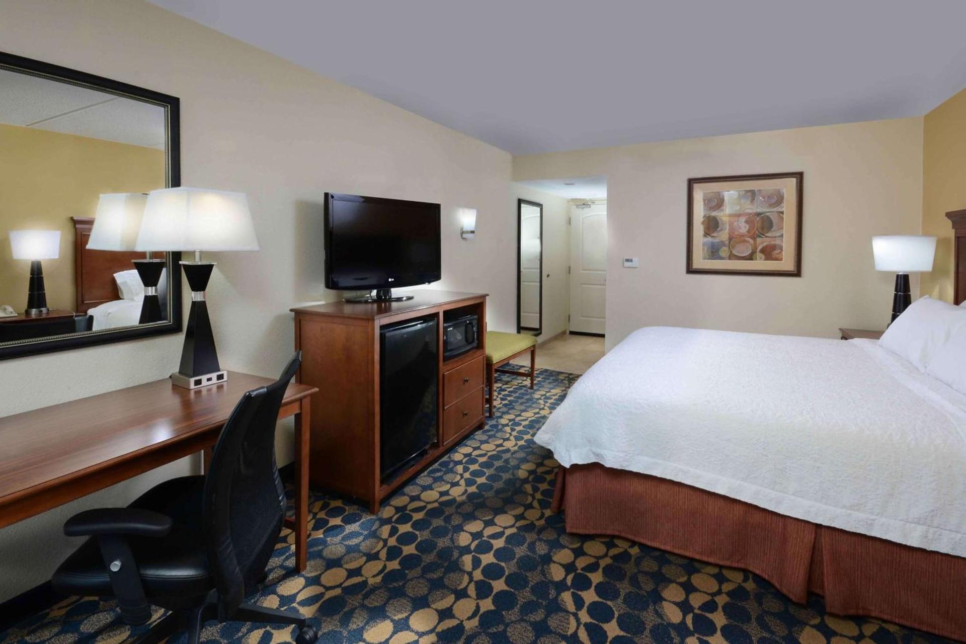 Hampton Inn Fayetteville Fort Bragg photo 8