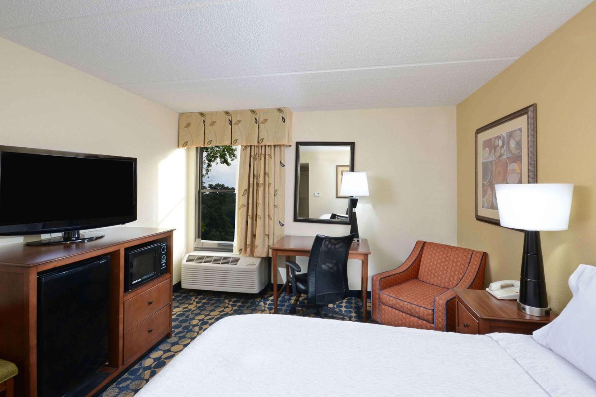 Hampton Inn Fayetteville Fort Bragg photo 26