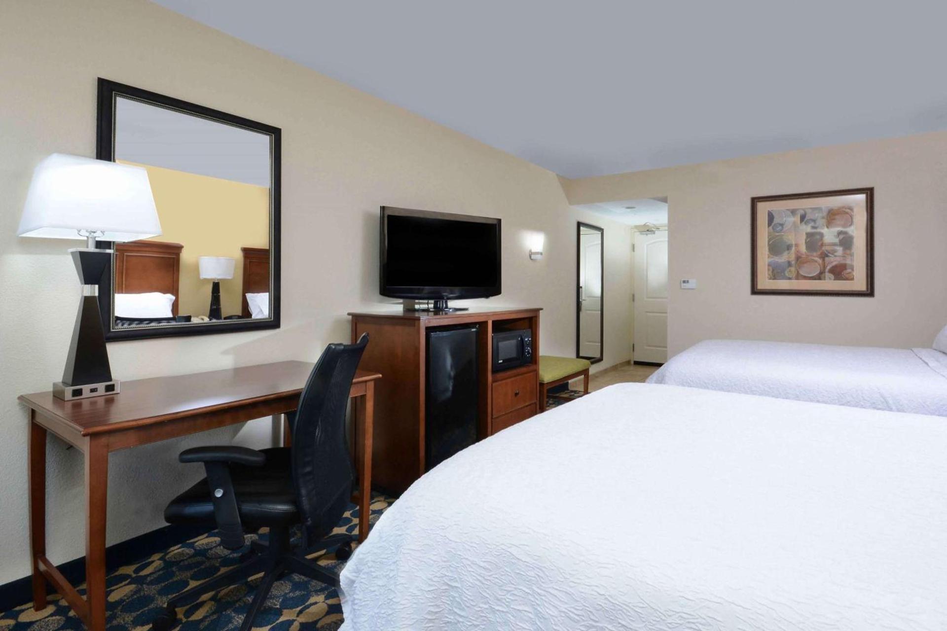 Hampton Inn Fayetteville Fort Bragg photo 36