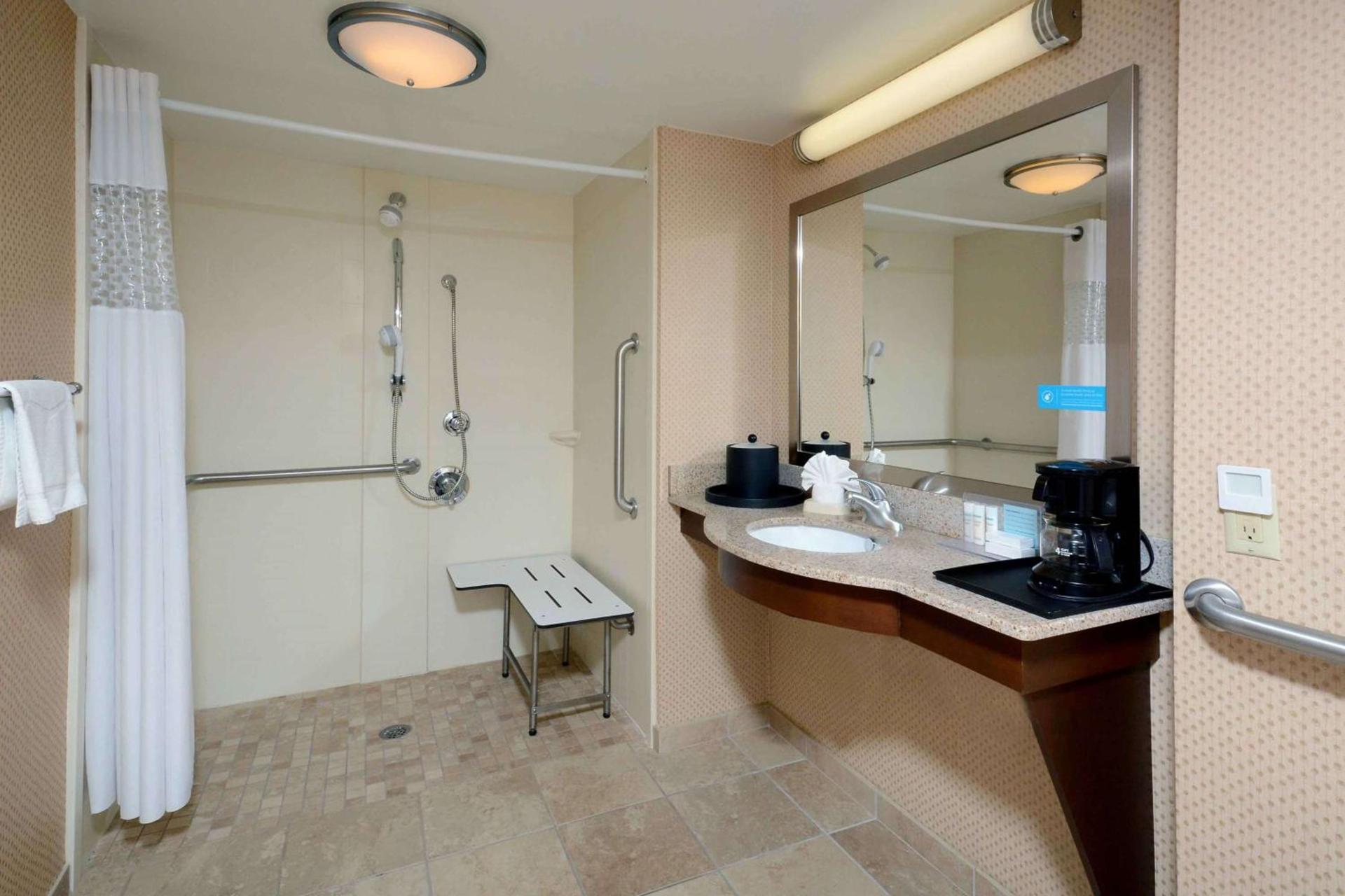 Hampton Inn Fayetteville Fort Bragg photo 35