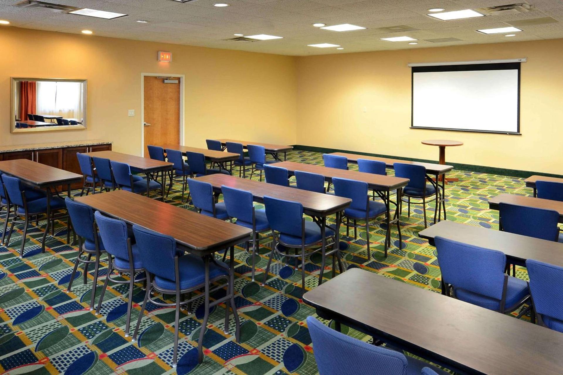Hampton Inn Fayetteville Fort Bragg photo 42