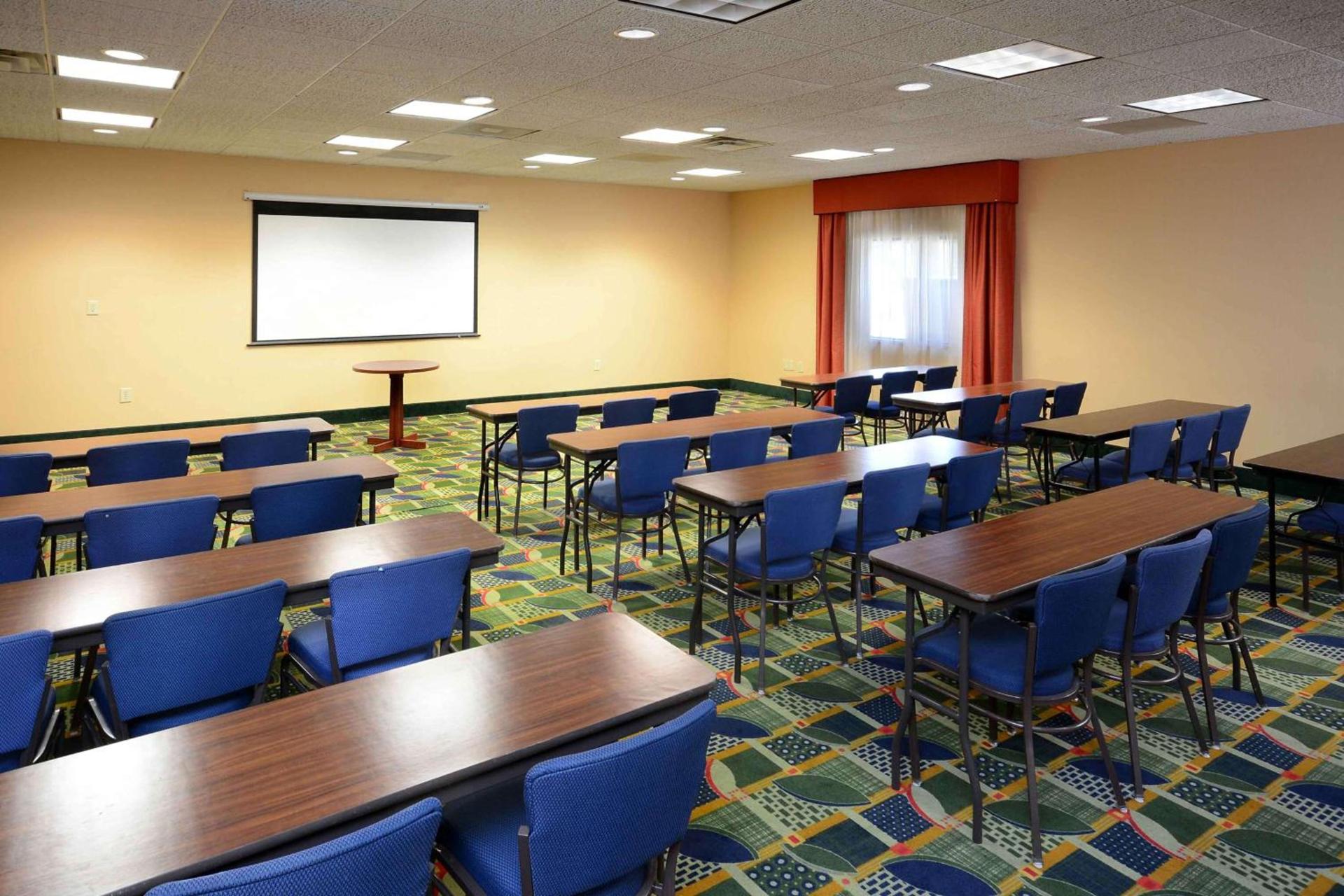Hampton Inn Fayetteville Fort Bragg photo 44