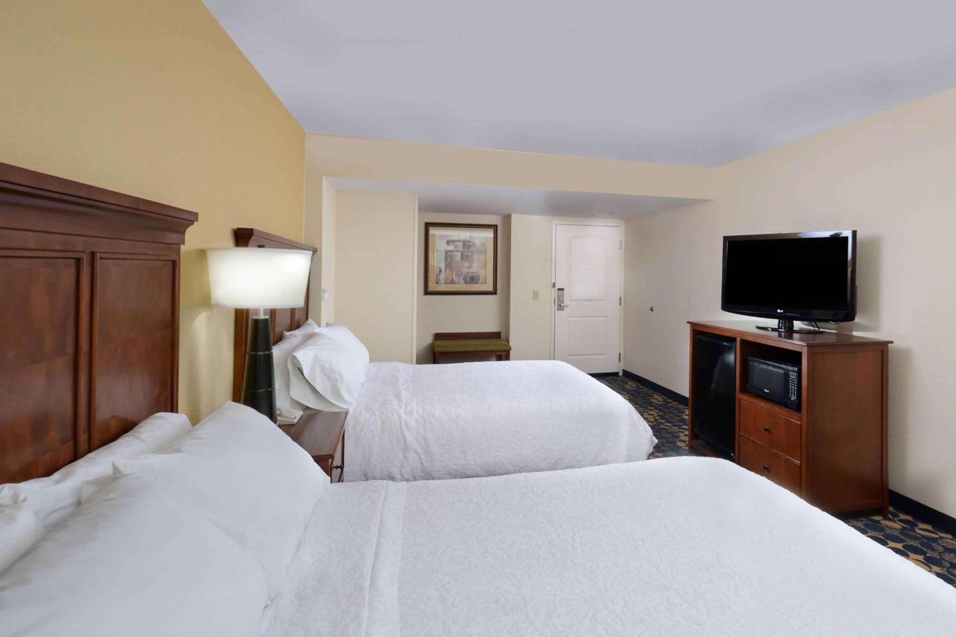 Hampton Inn Fayetteville Fort Bragg photo 40