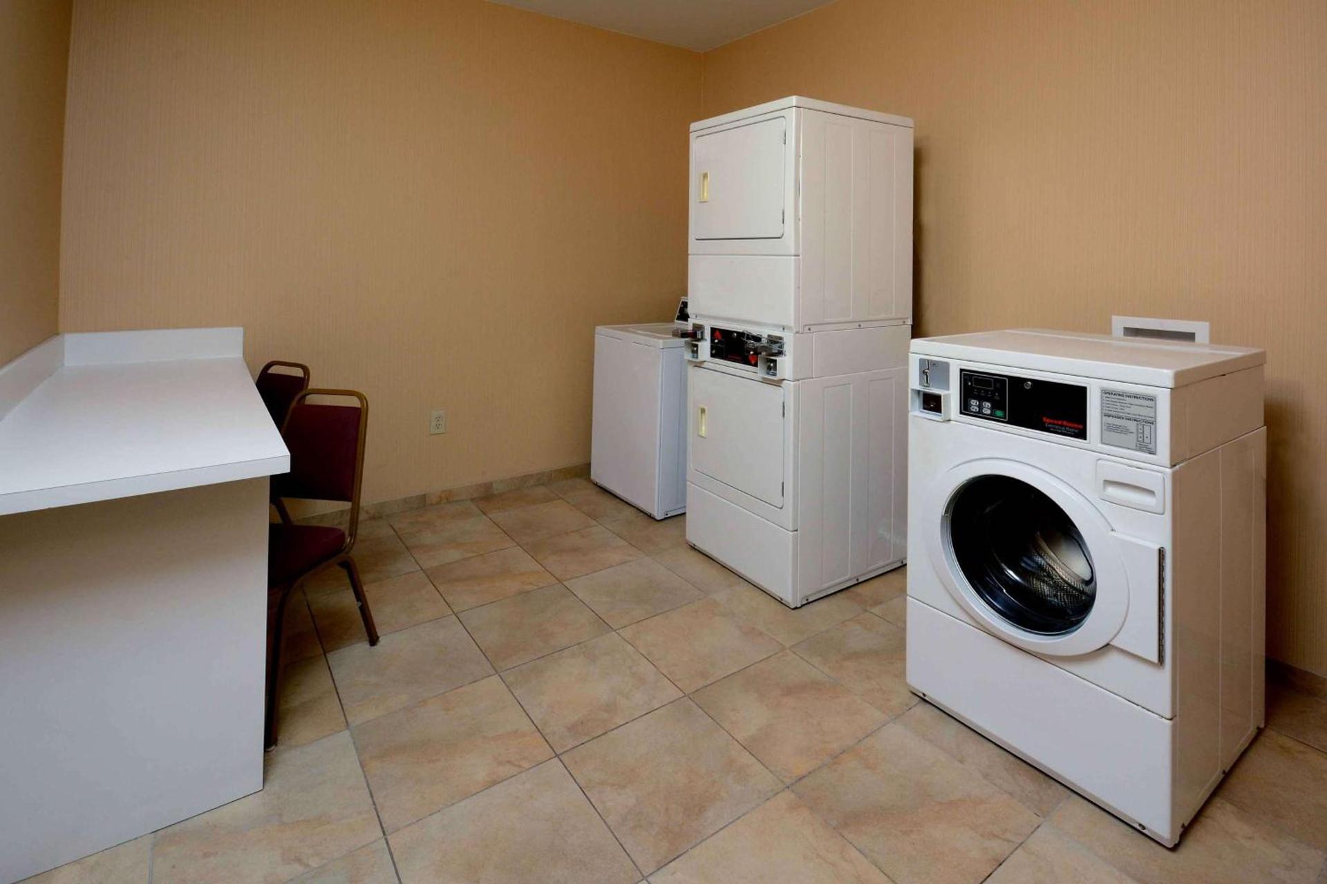 Hampton Inn Fayetteville Fort Bragg photo 41