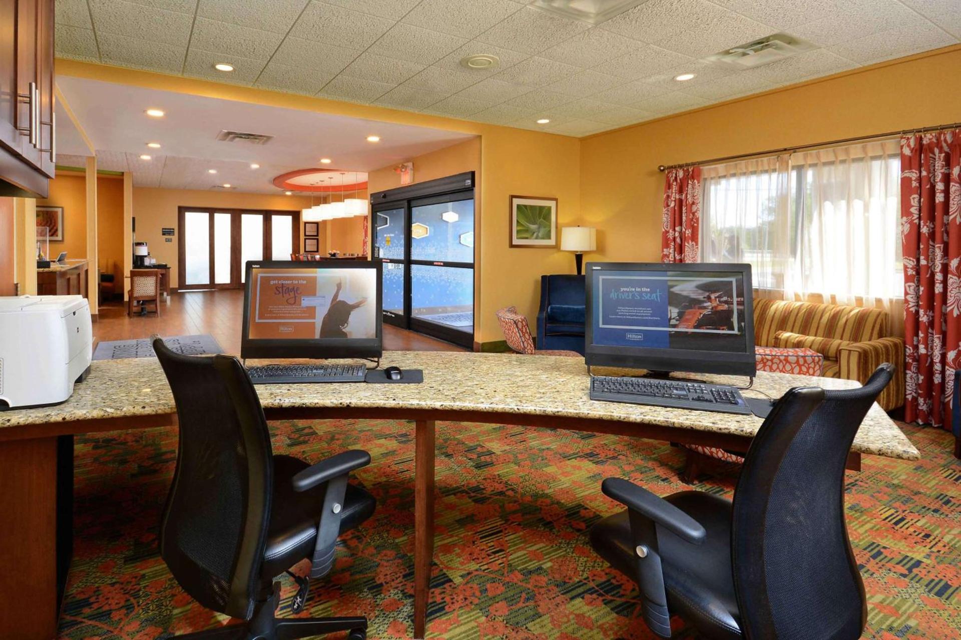 Hampton Inn Fayetteville Fort Bragg photo 45
