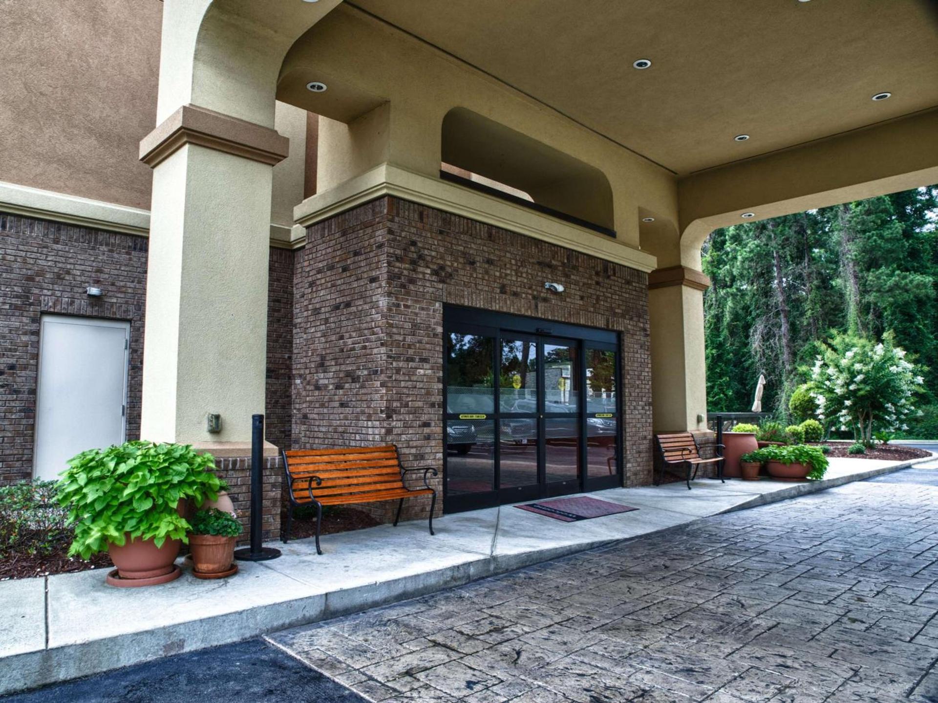Hampton Inn Spring Lake Fayetteville photo 2
