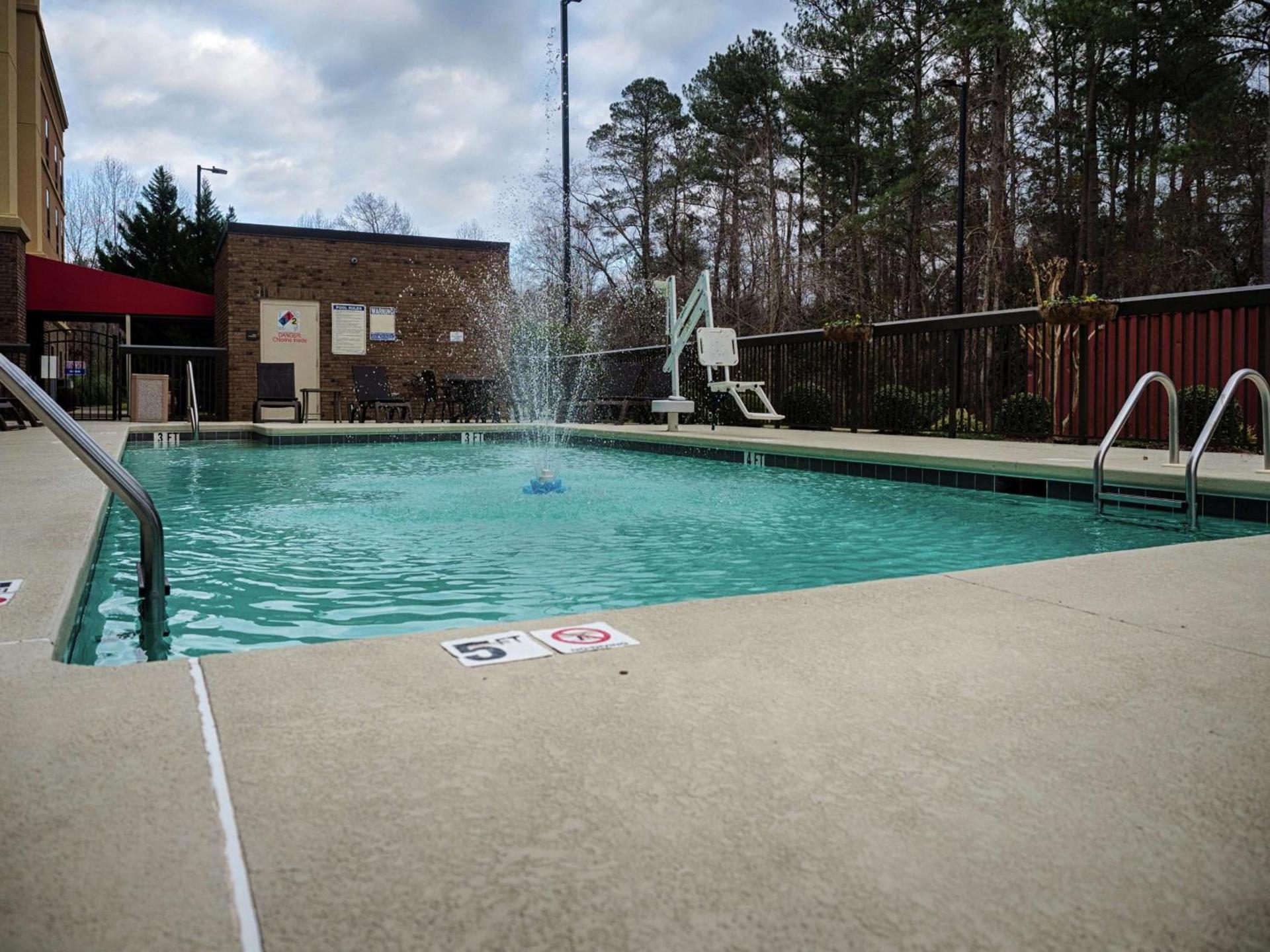 Hampton Inn Spring Lake Fayetteville photo 10