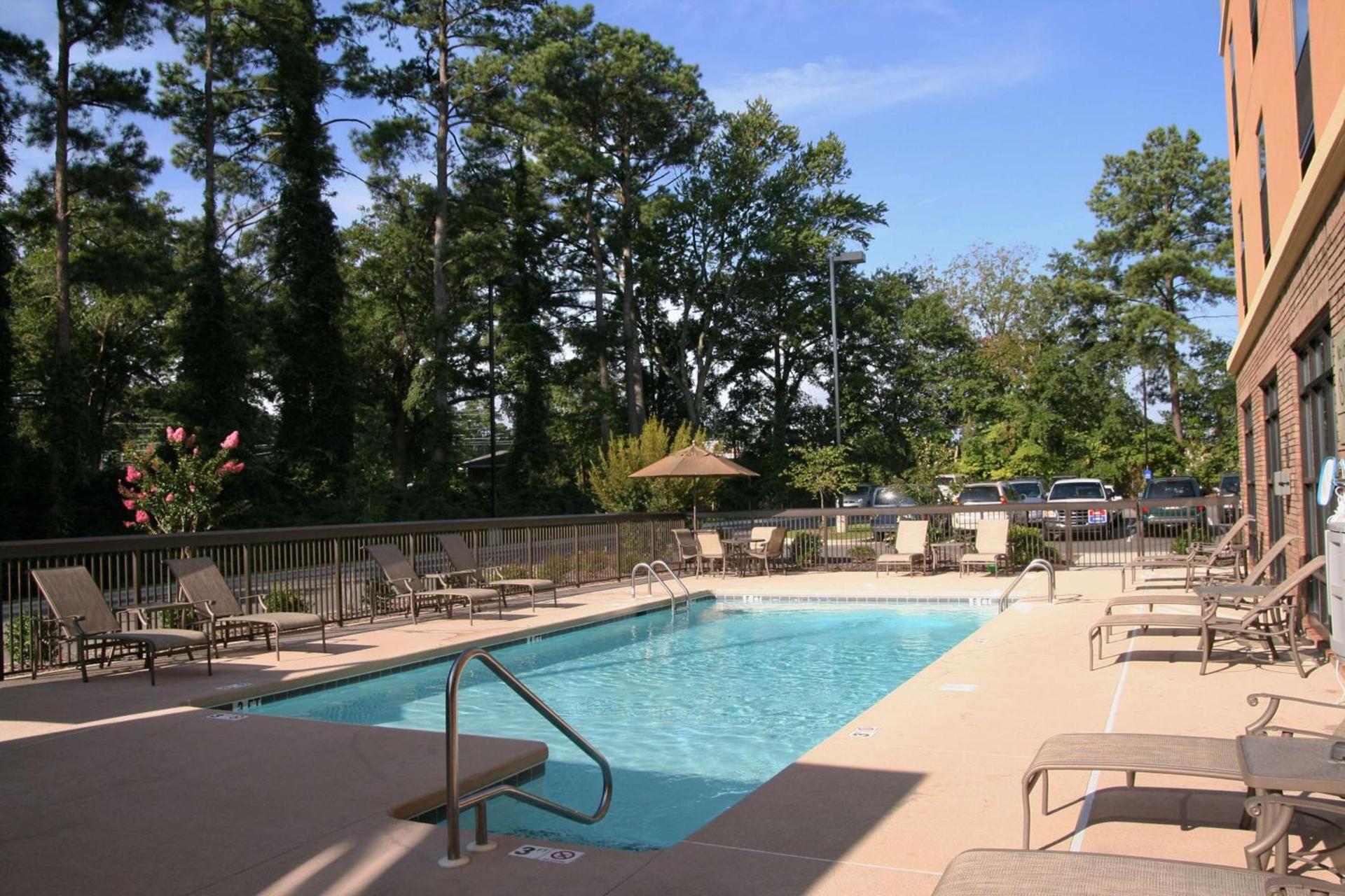 Hampton Inn Spring Lake Fayetteville photo 11