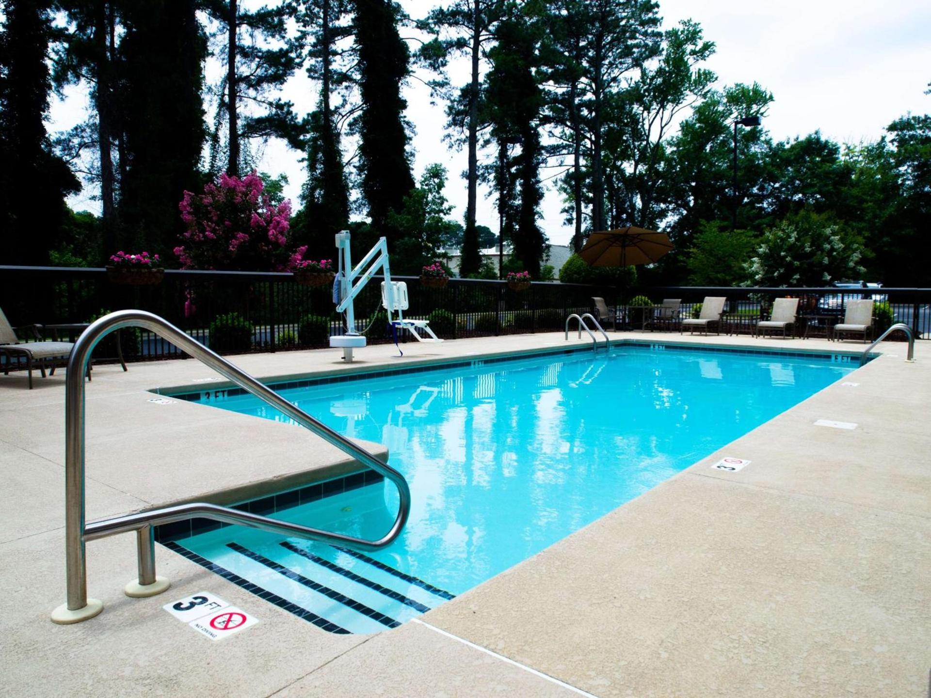 Hampton Inn Spring Lake Fayetteville photo 12