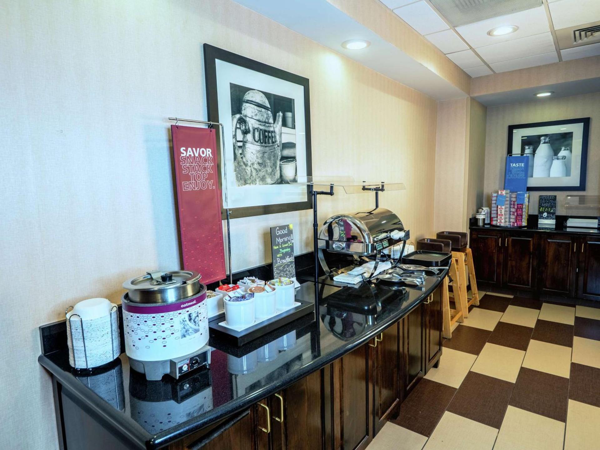 Hampton Inn Spring Lake Fayetteville photo 15
