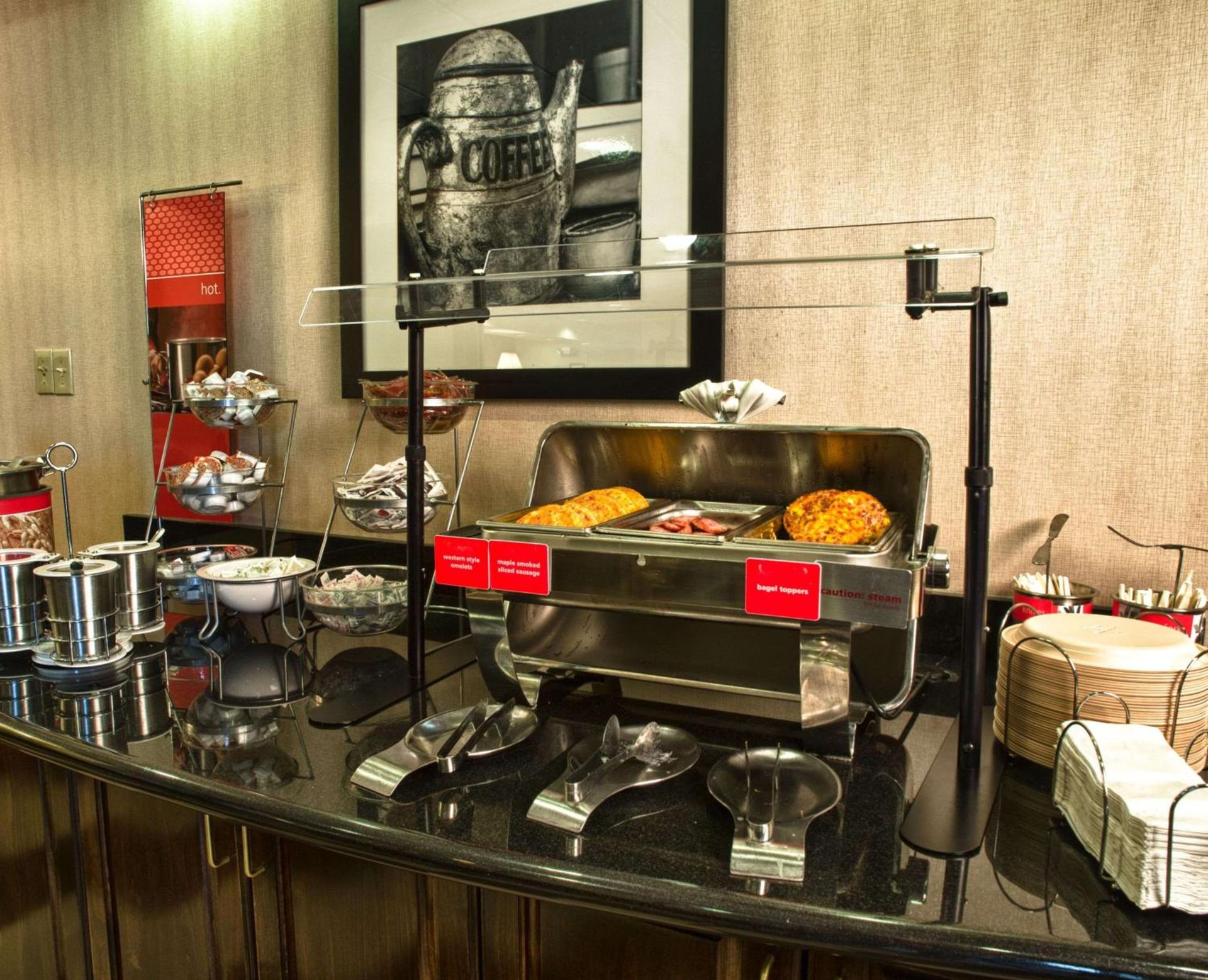 Hampton Inn Spring Lake Fayetteville photo 17
