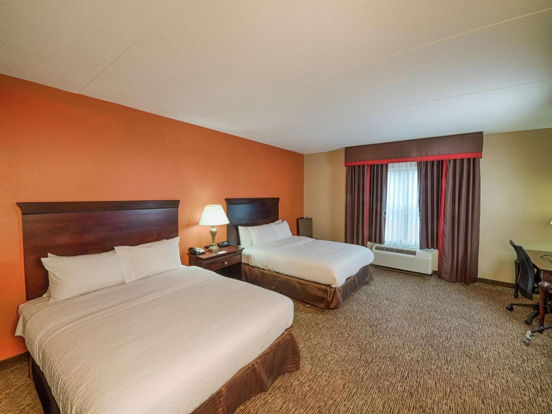 Hampton Inn Spring Lake Fayetteville photo 27