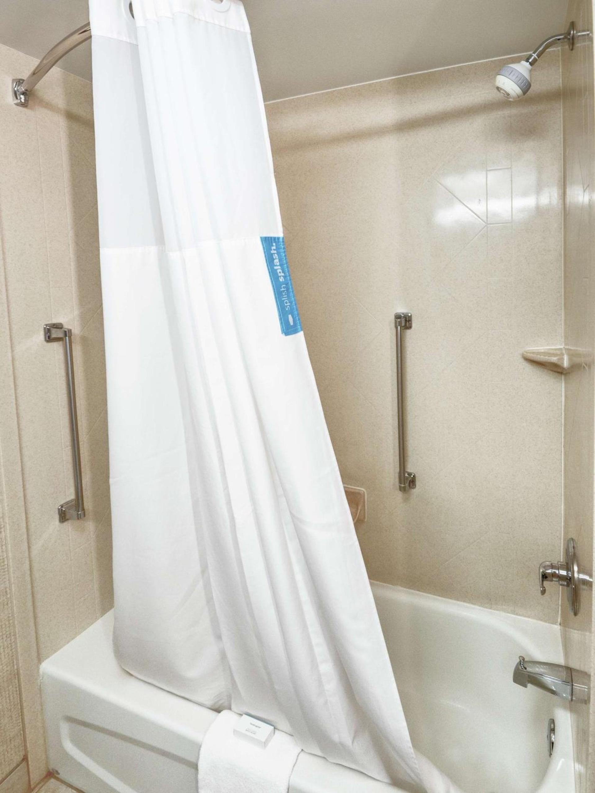Hampton Inn Spring Lake Fayetteville photo 30