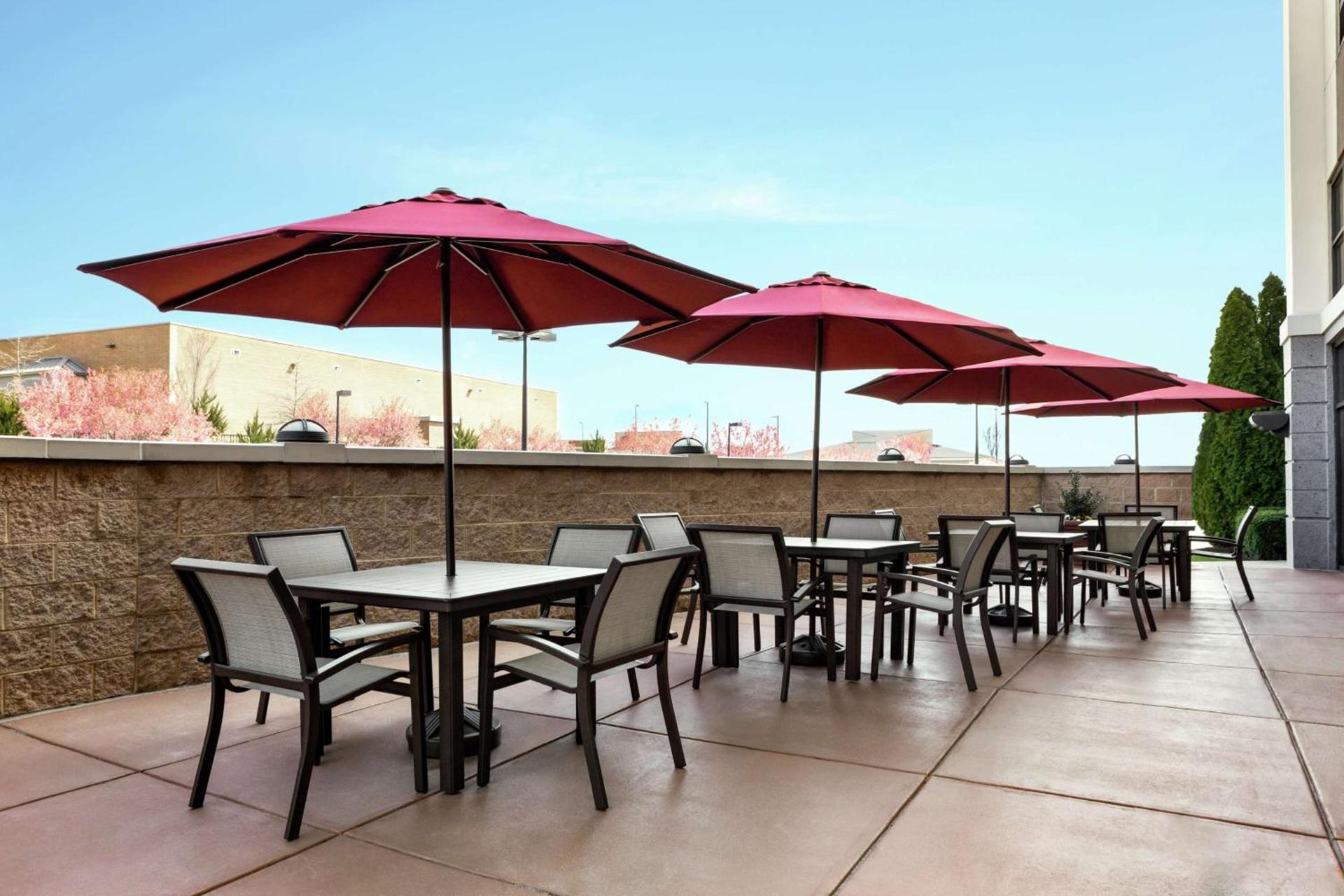Hampton Inn & Suites Frederick/Fort Detrick photo 2