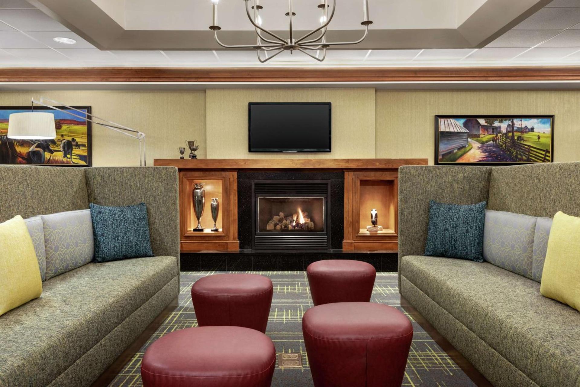 Hampton Inn & Suites Frederick/Fort Detrick photo 4