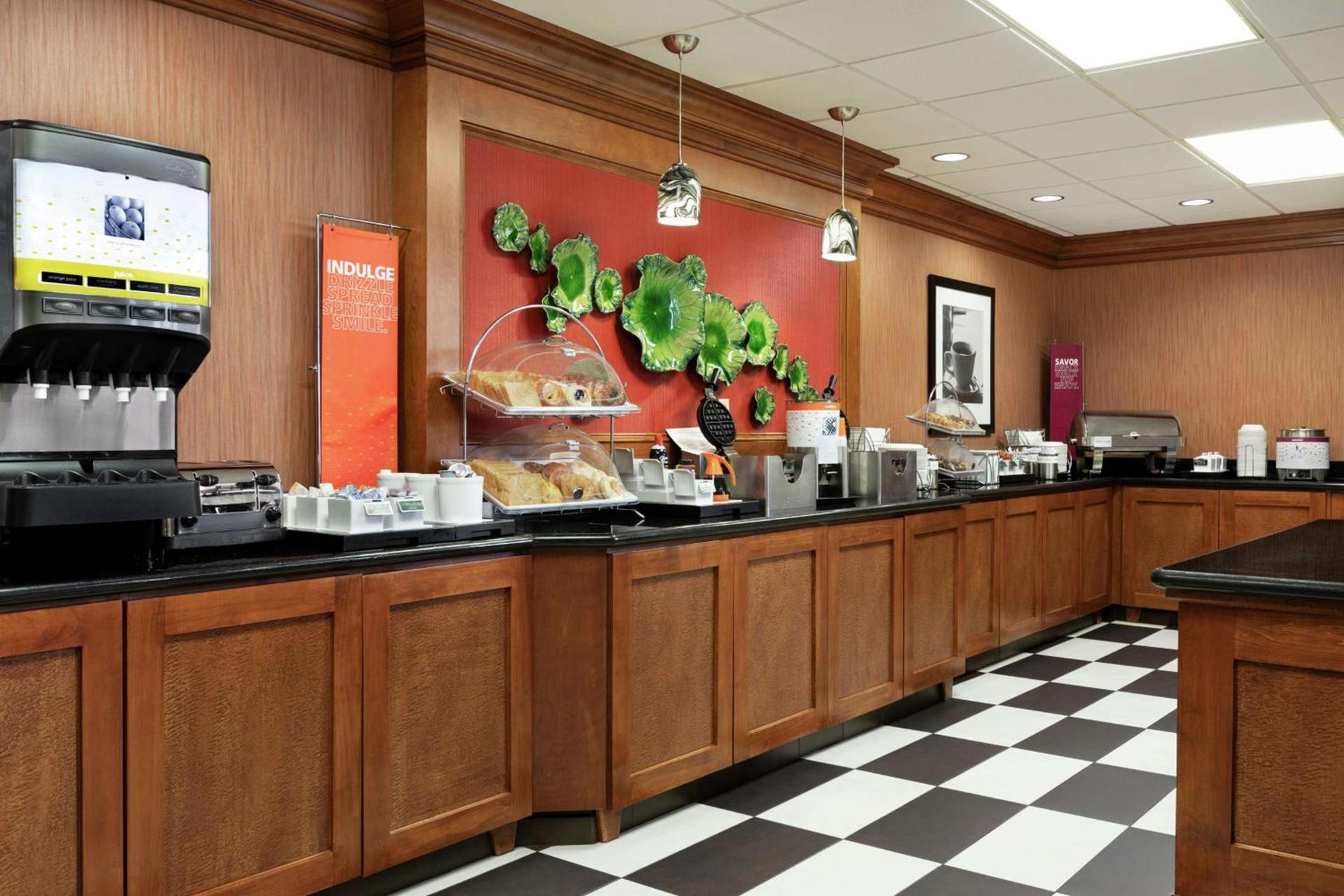 Hampton Inn & Suites Frederick/Fort Detrick photo 10