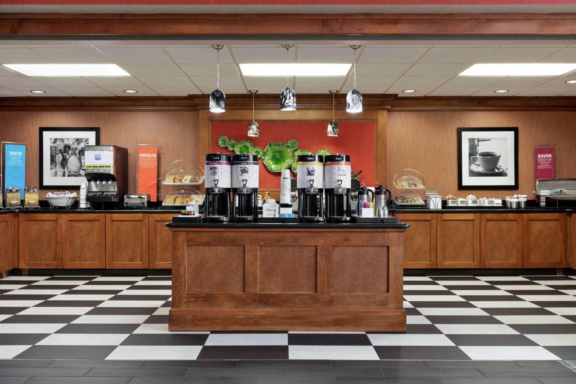 Hampton Inn & Suites Frederick/Fort Detrick photo 12