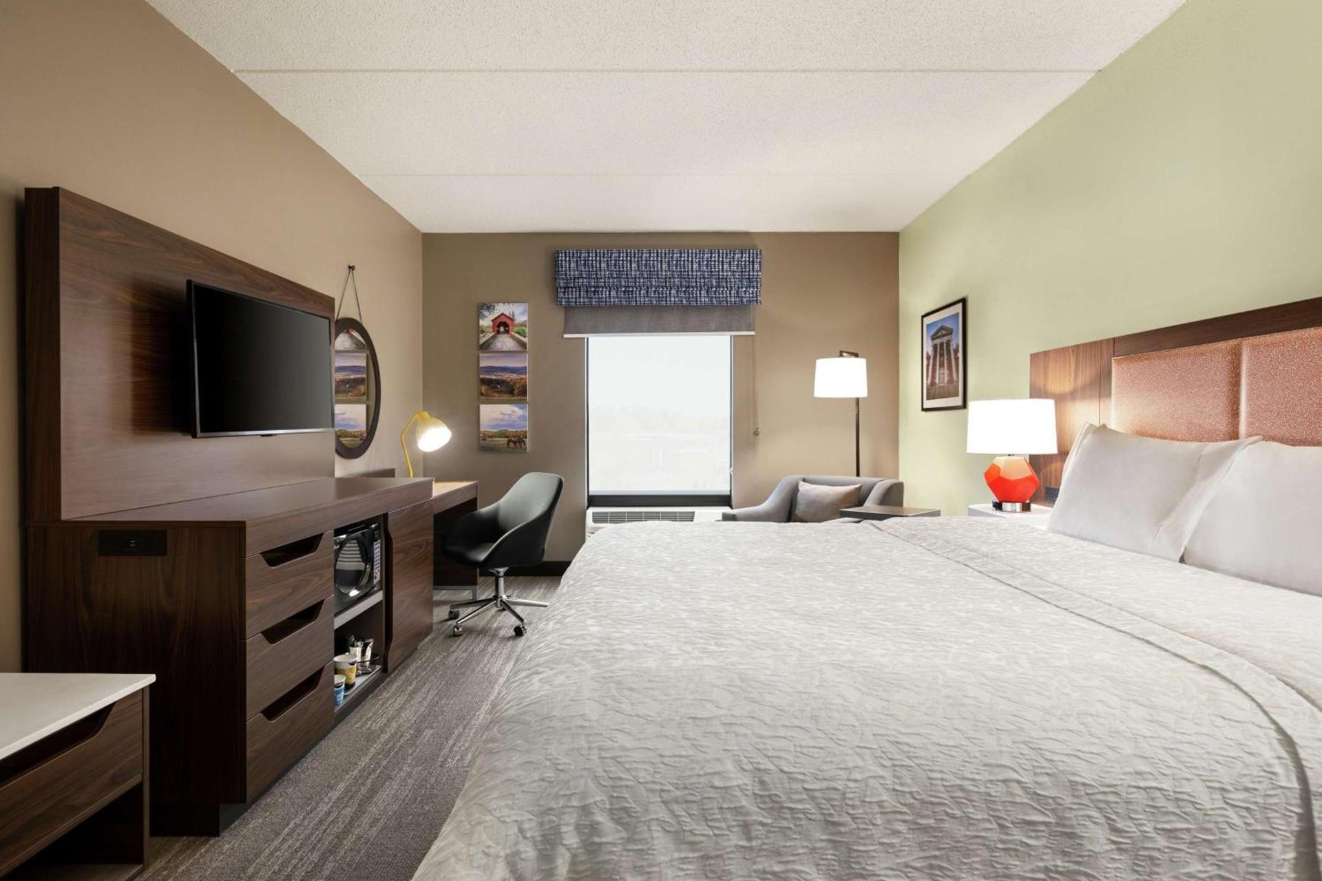 Hampton Inn & Suites Frederick/Fort Detrick photo 14