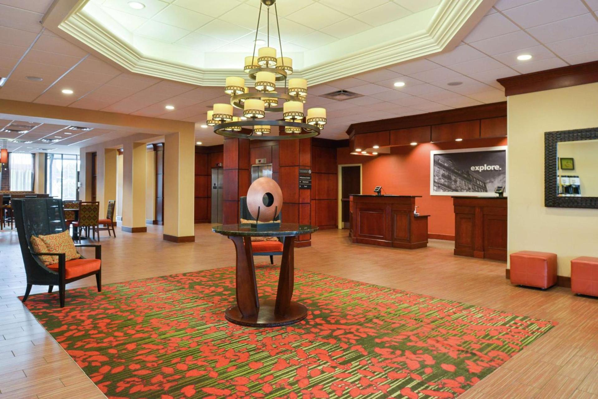 Hampton Inn Frederick photo 2