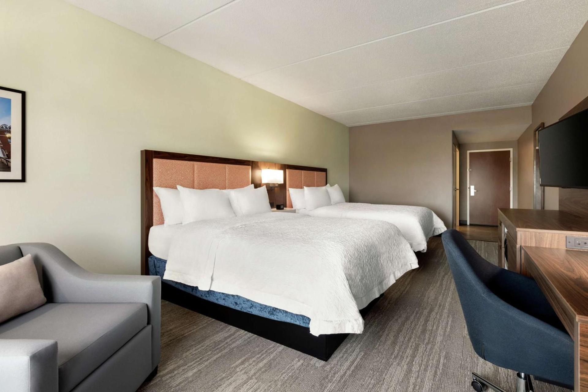 Hampton Inn & Suites Frederick/Fort Detrick photo 22